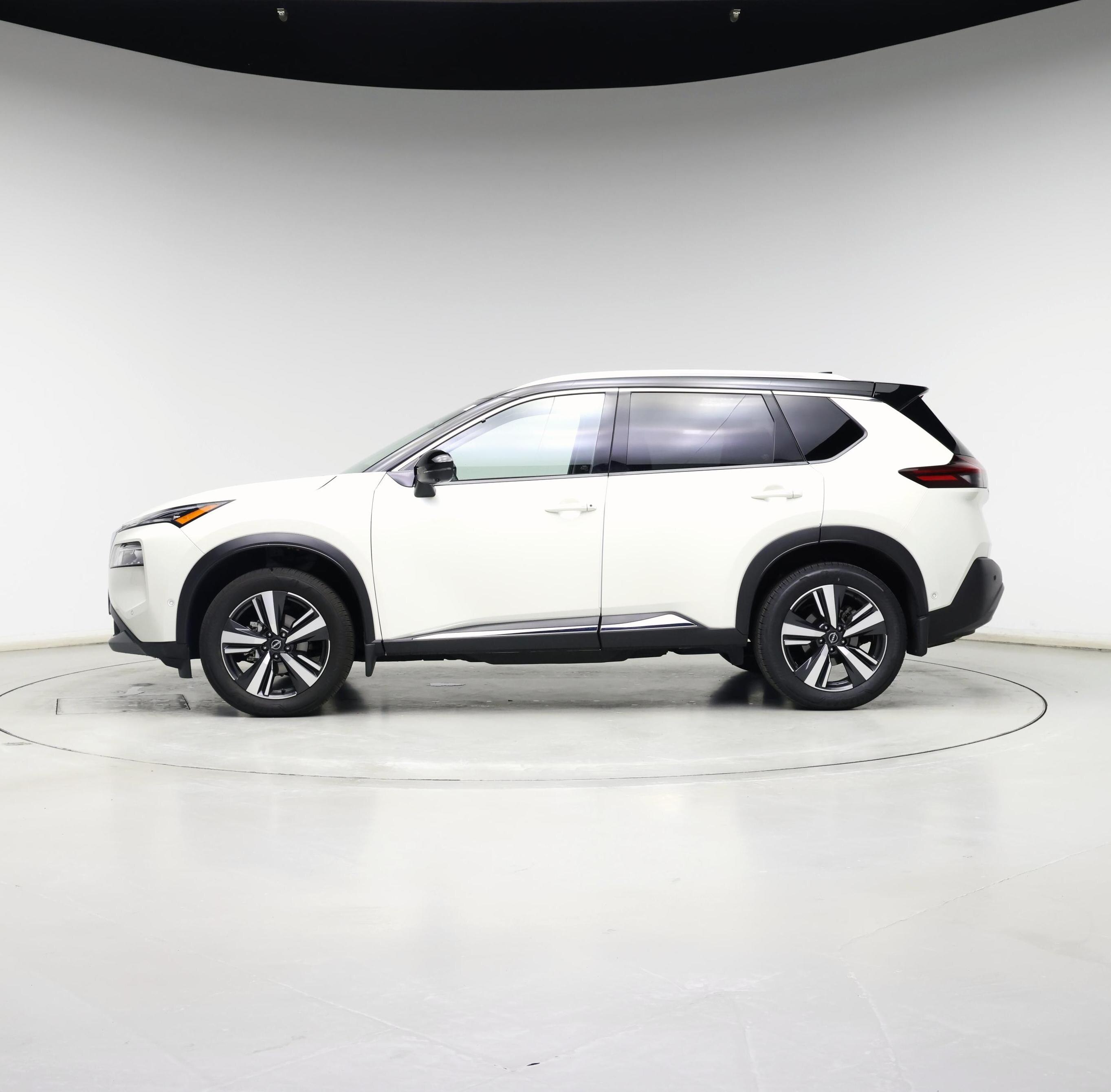 Thumbnail: 2022 Nissan Rogue - 3