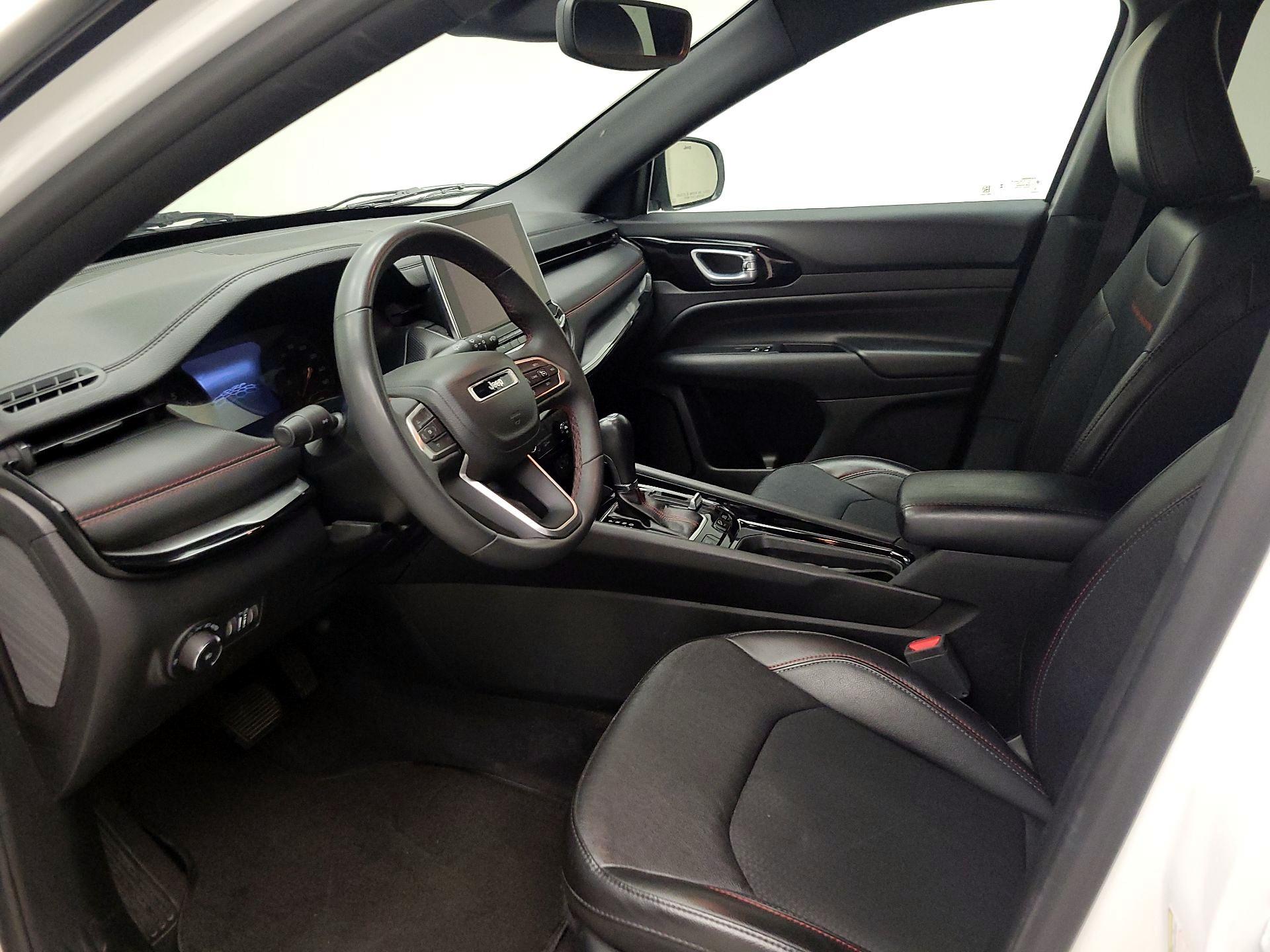 Thumbnail: 2023 Jeep Compass - 11