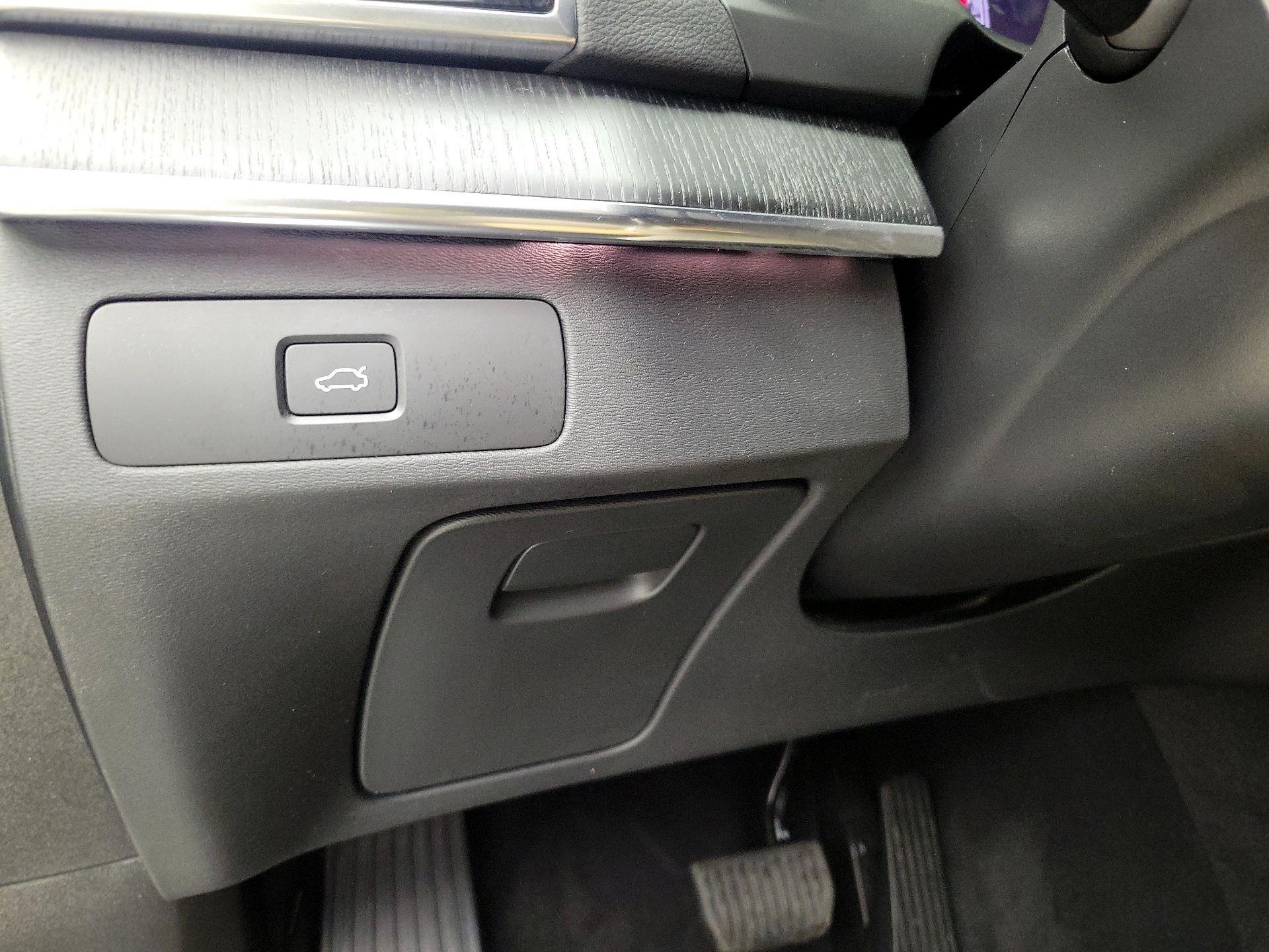 Thumbnail: 2024 Volvo XC90 - 13