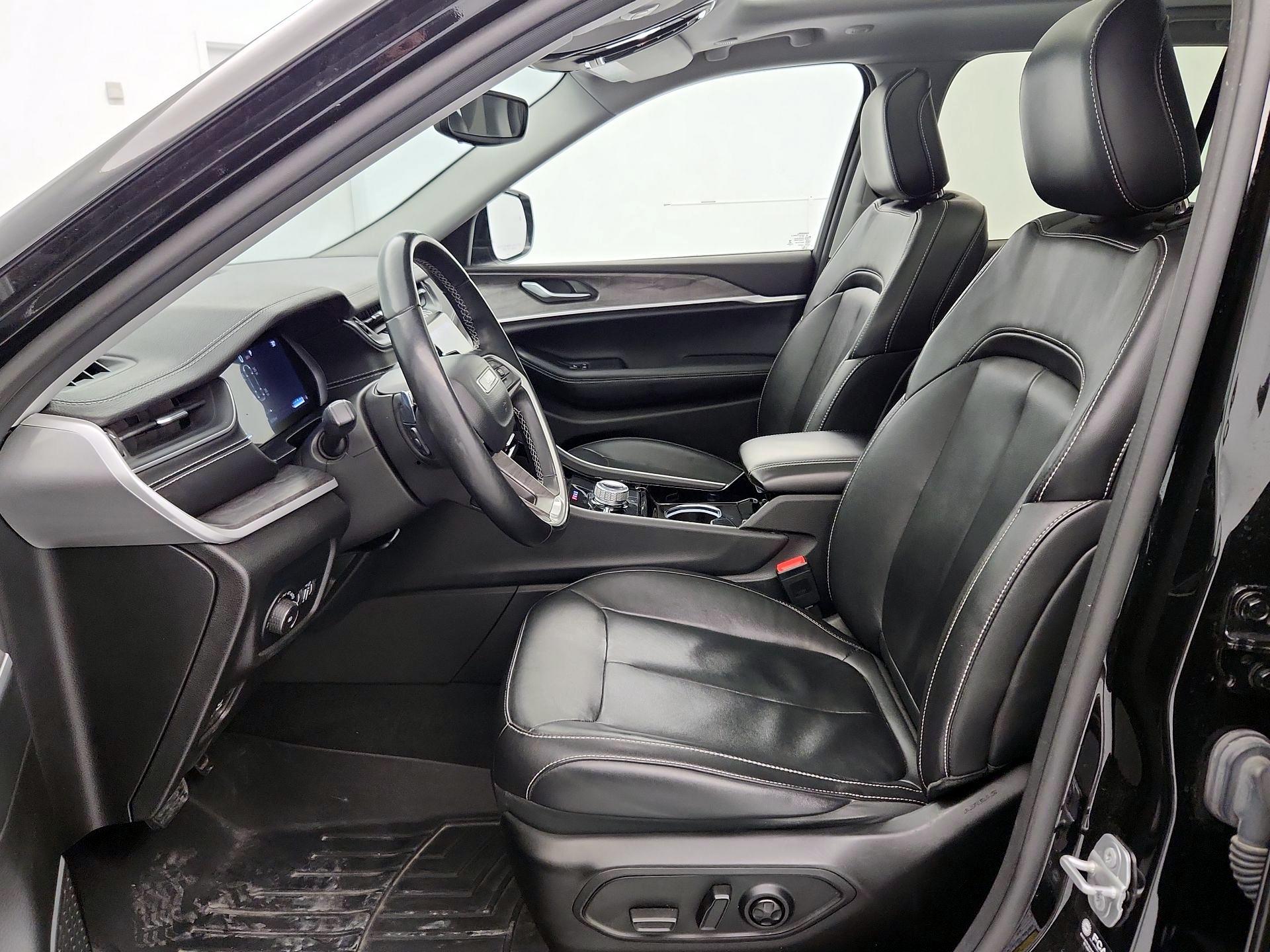 Thumbnail: 2022 Jeep Grand Cherokee - 11