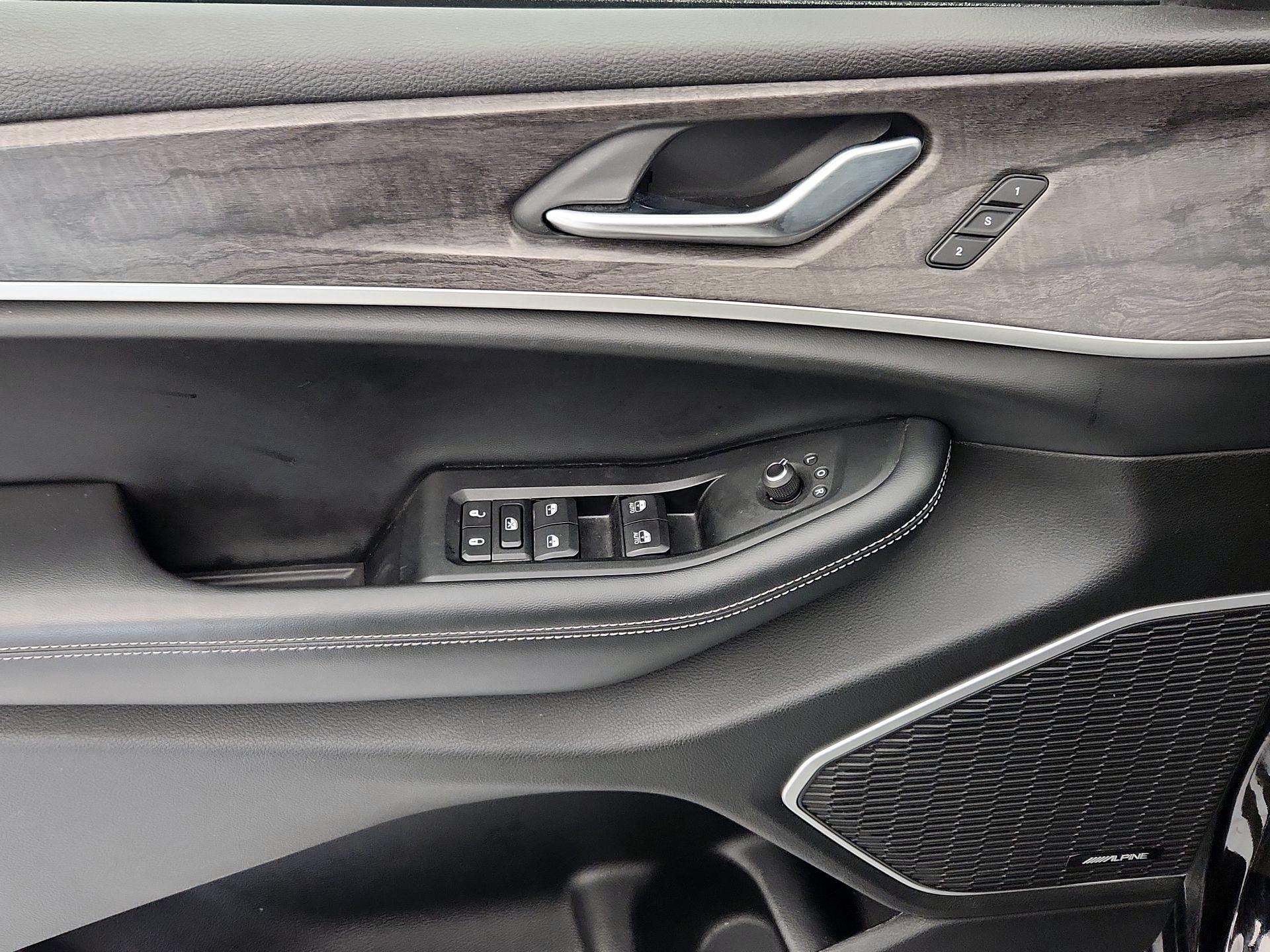 Thumbnail: 2022 Jeep Grand Cherokee - 12