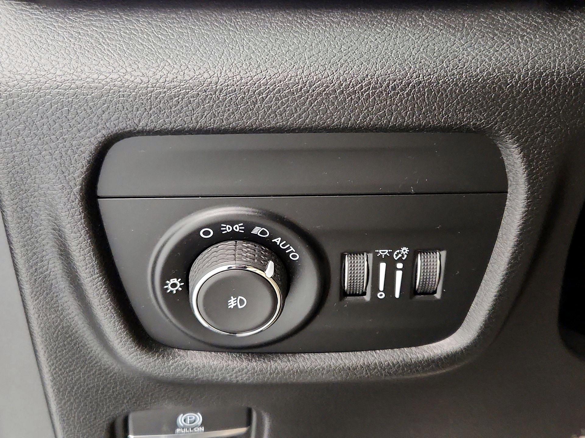 Thumbnail: 2022 Jeep Grand Cherokee - 13