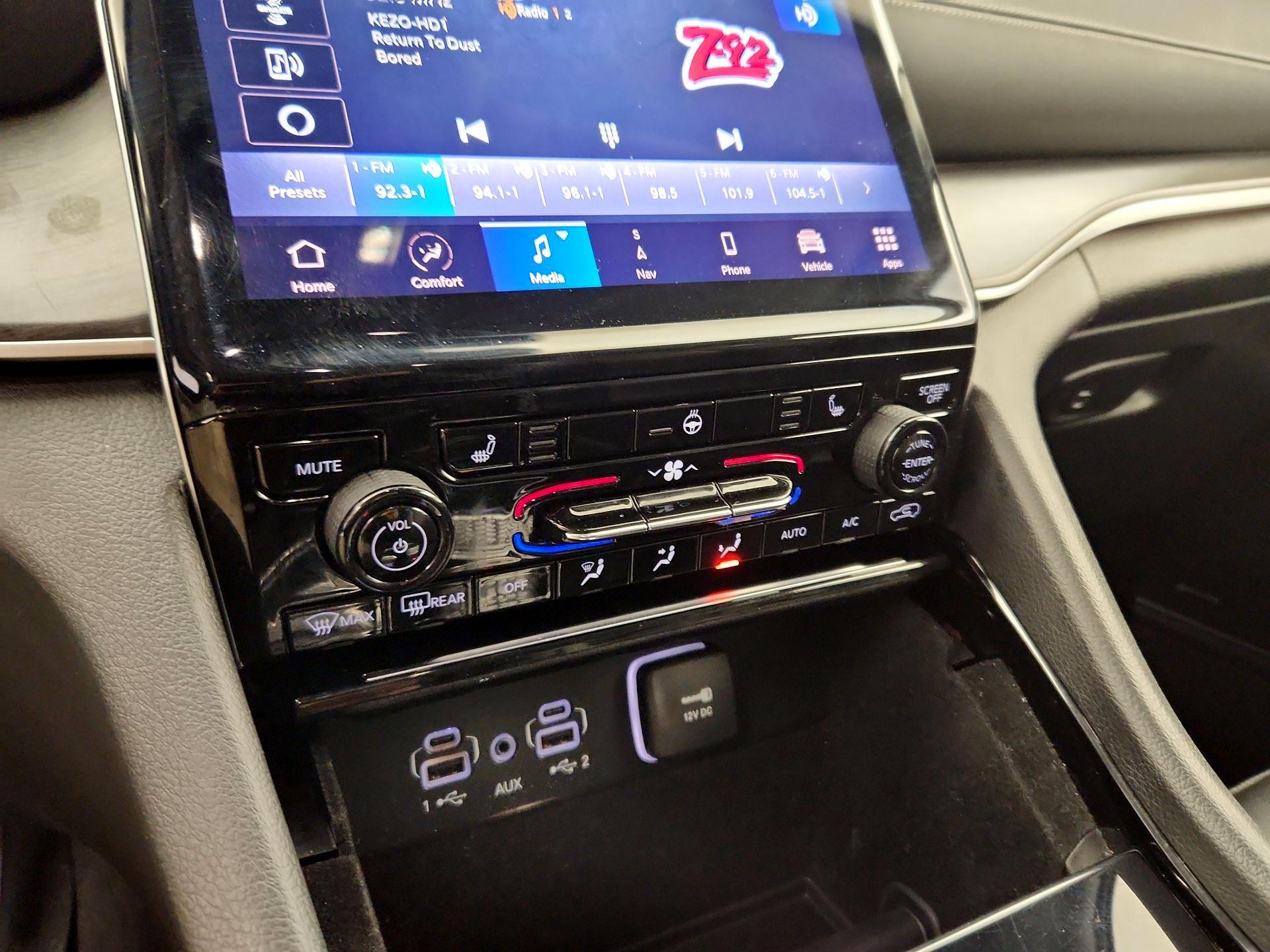 Thumbnail: 2022 Jeep Grand Cherokee - 17