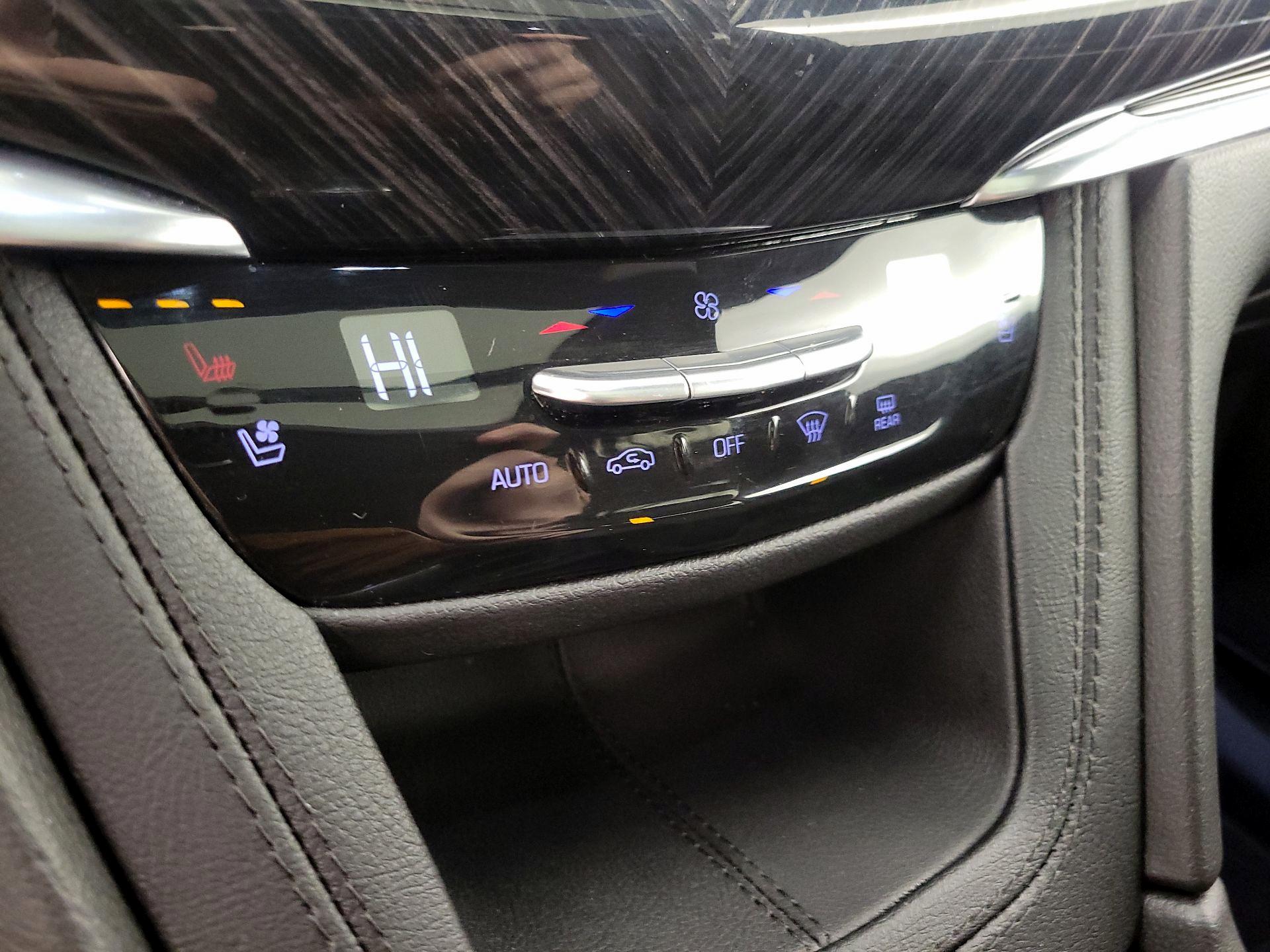 Thumbnail: 2025 Cadillac XT6 - 16