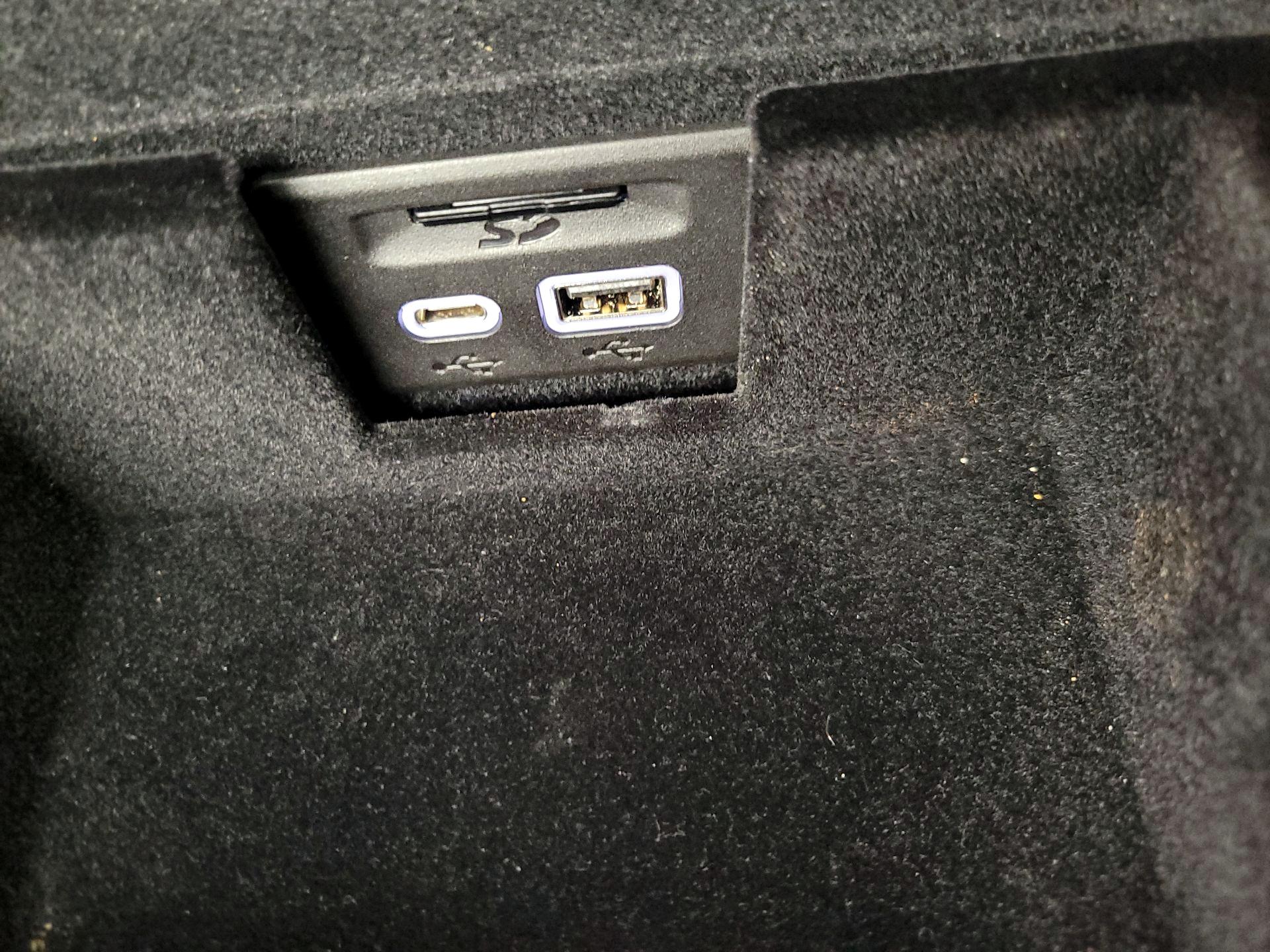 Thumbnail: 2025 Cadillac XT6 - 18