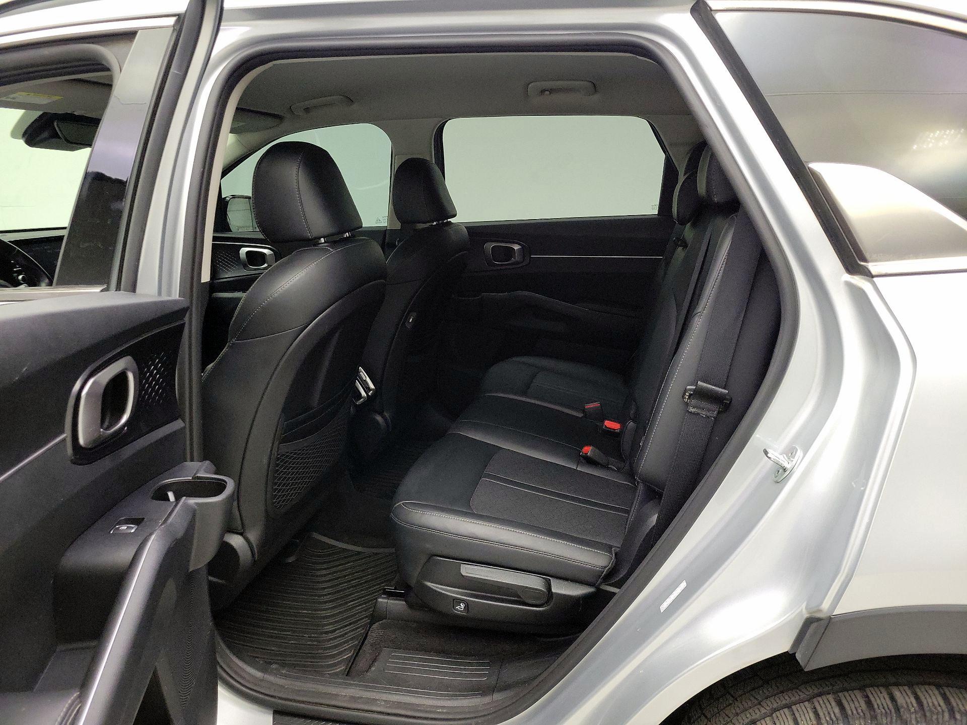 Thumbnail: 2021 Kia Sorento - 18