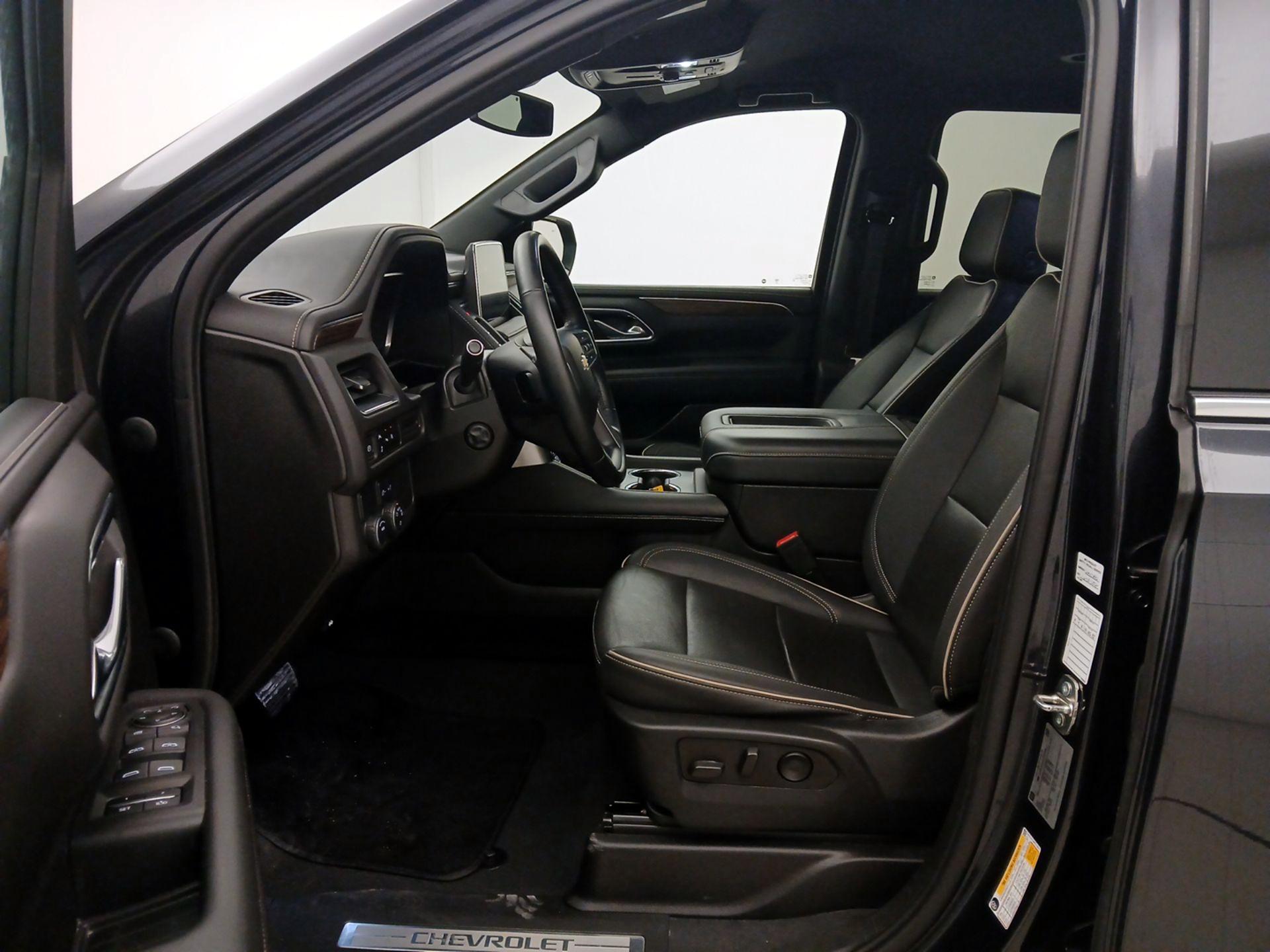 Thumbnail: 2023 Chevrolet Suburban - 11