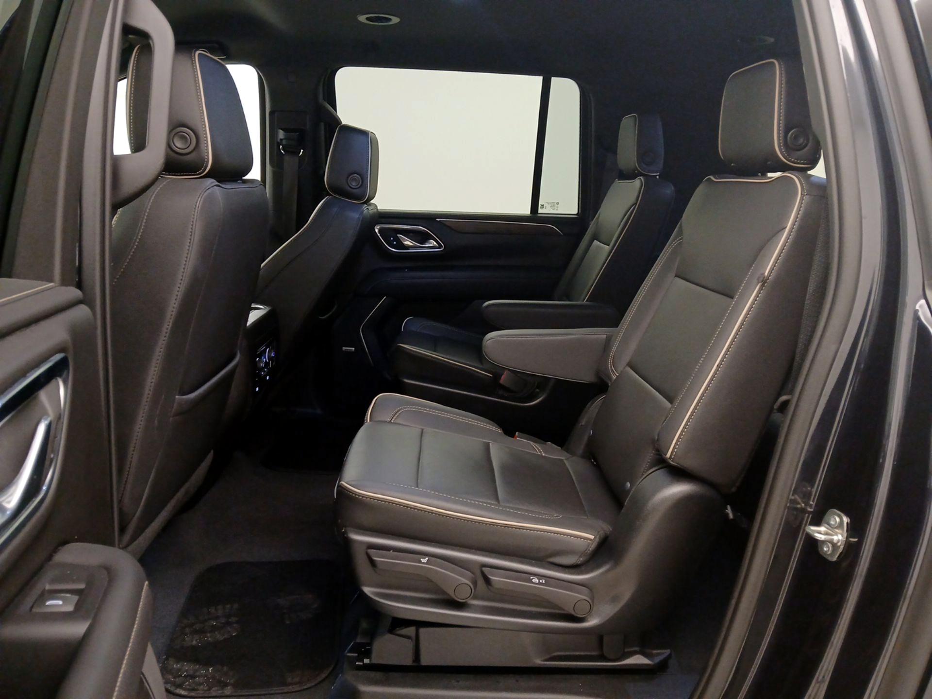 Thumbnail: 2023 Chevrolet Suburban - 20