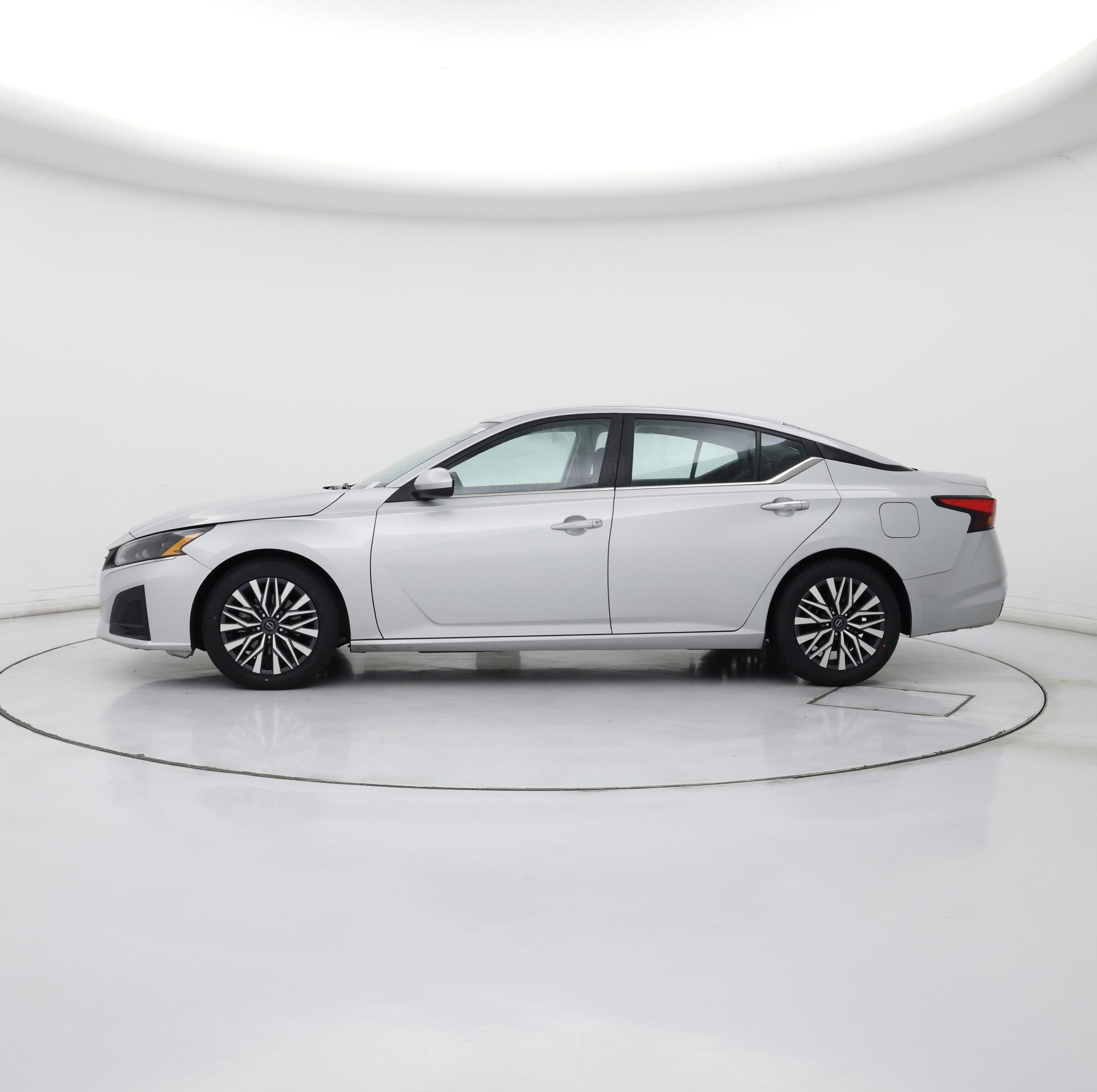 Thumbnail: 2023 Nissan Altima - 3