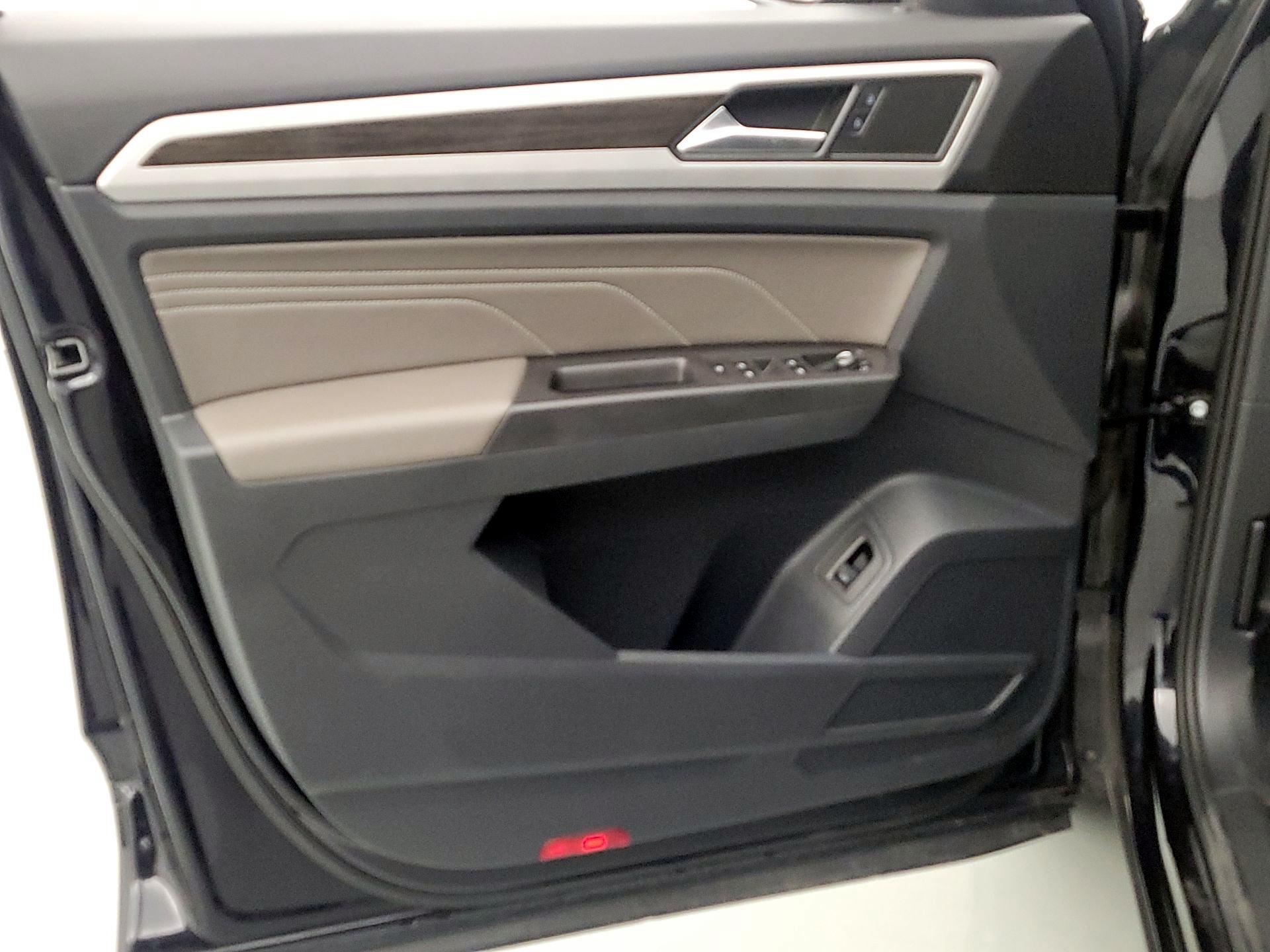 Thumbnail: 2022 Volkswagen Atlas - 12