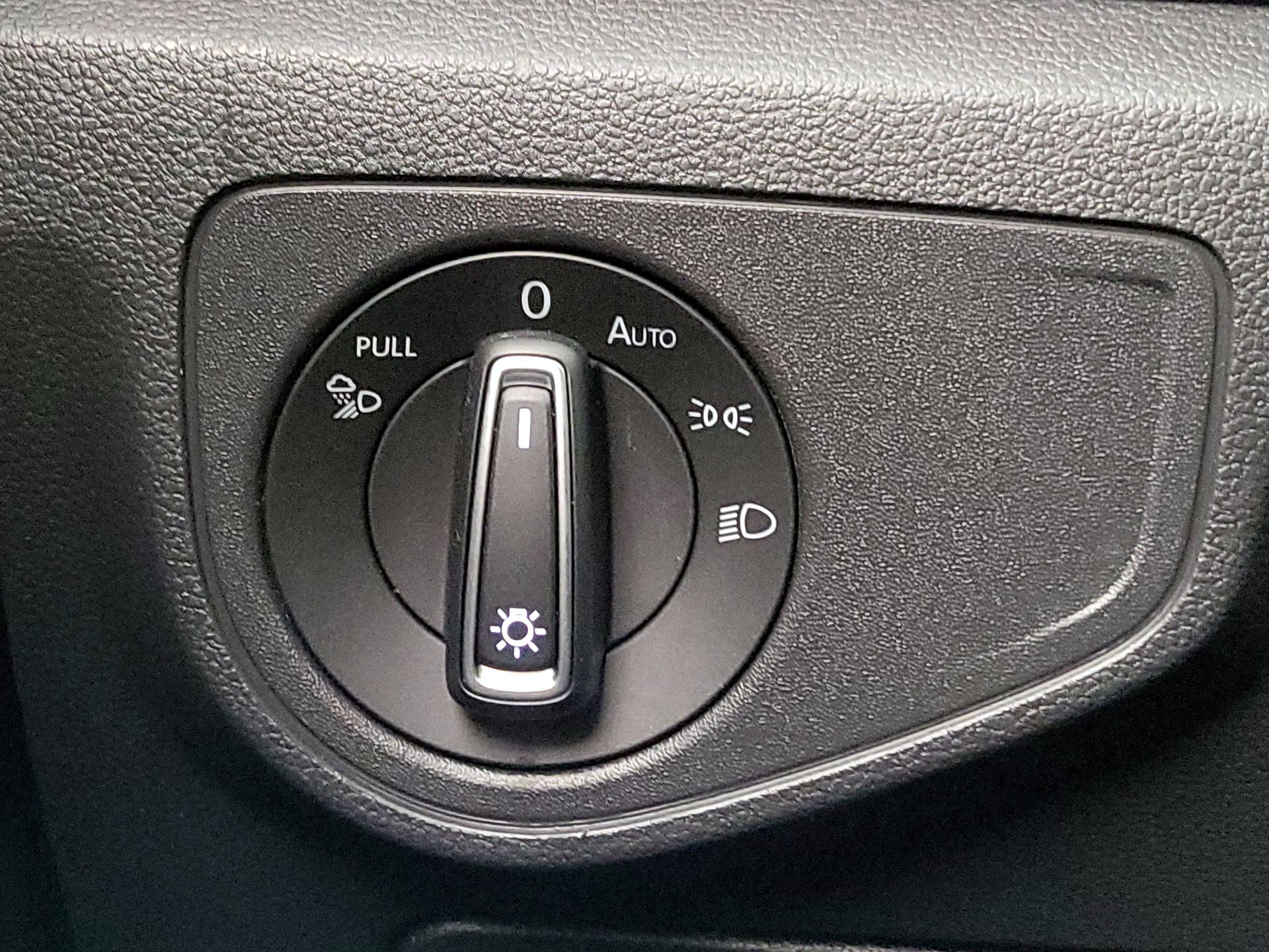 Thumbnail: 2022 Volkswagen Atlas - 13