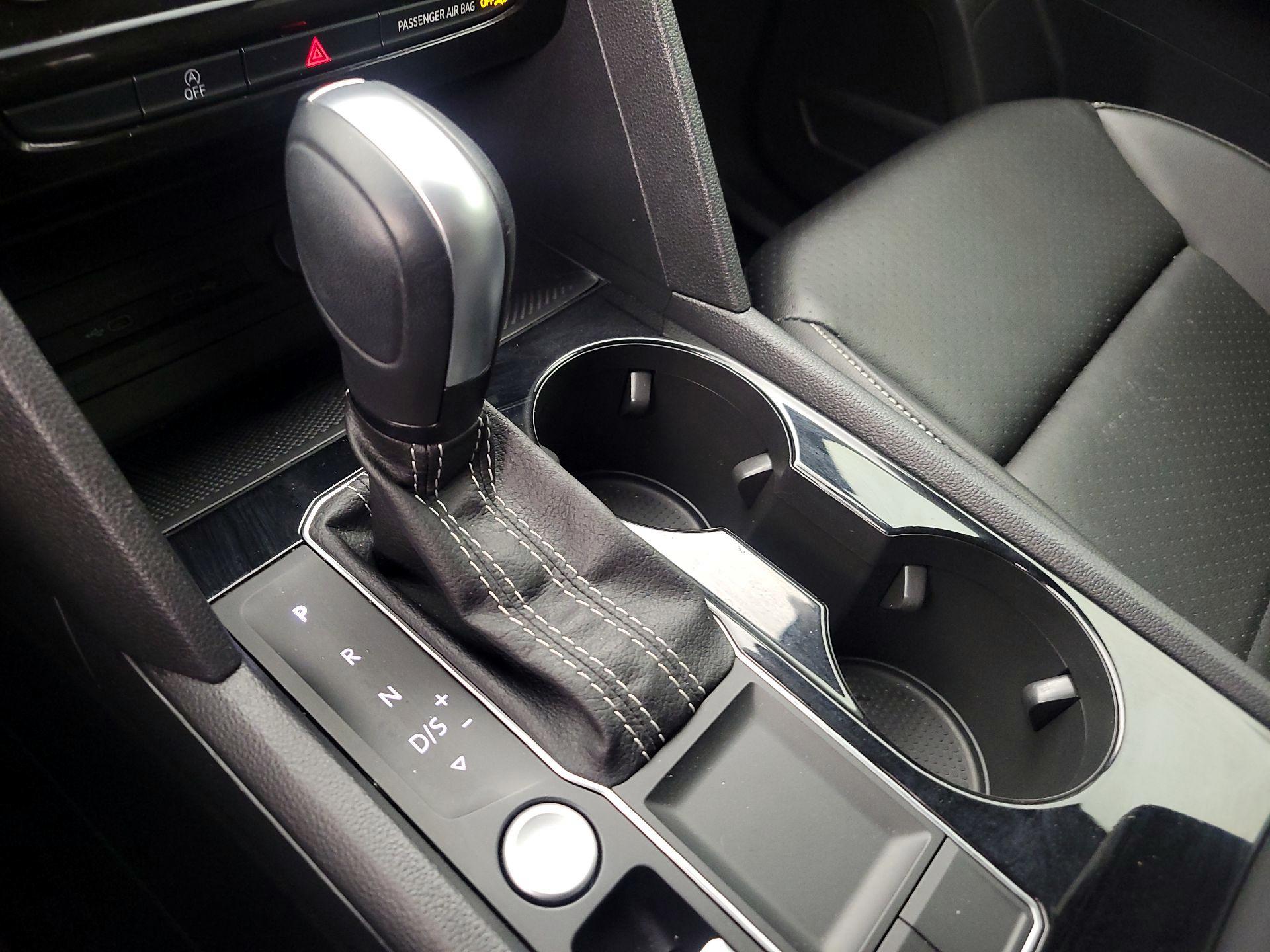 Thumbnail: 2022 Volkswagen Atlas - 17