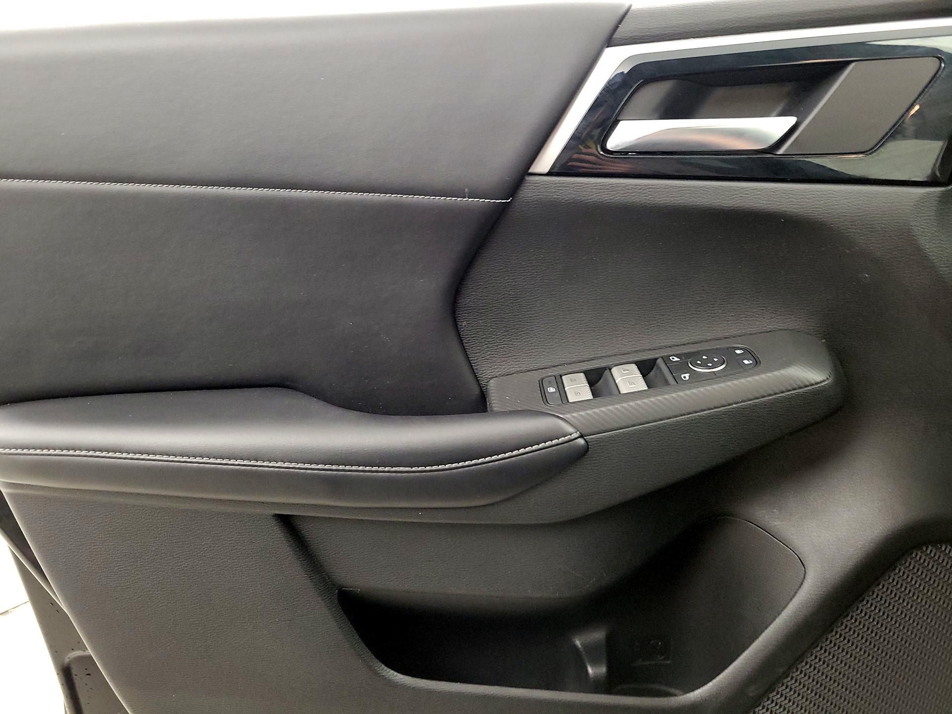 Thumbnail: 2022 Mitsubishi Outlander - 12