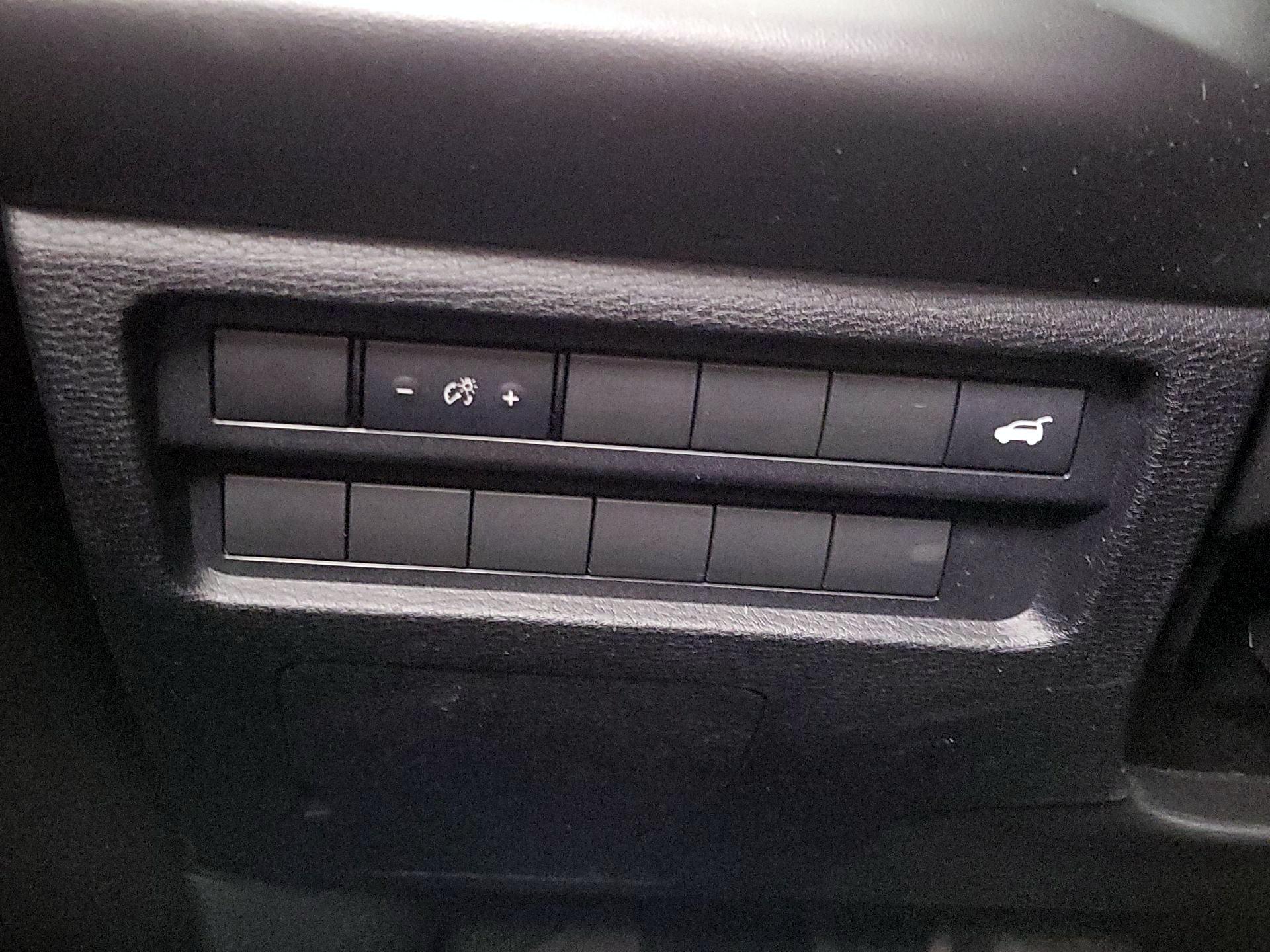 Thumbnail: 2022 Mitsubishi Outlander - 13