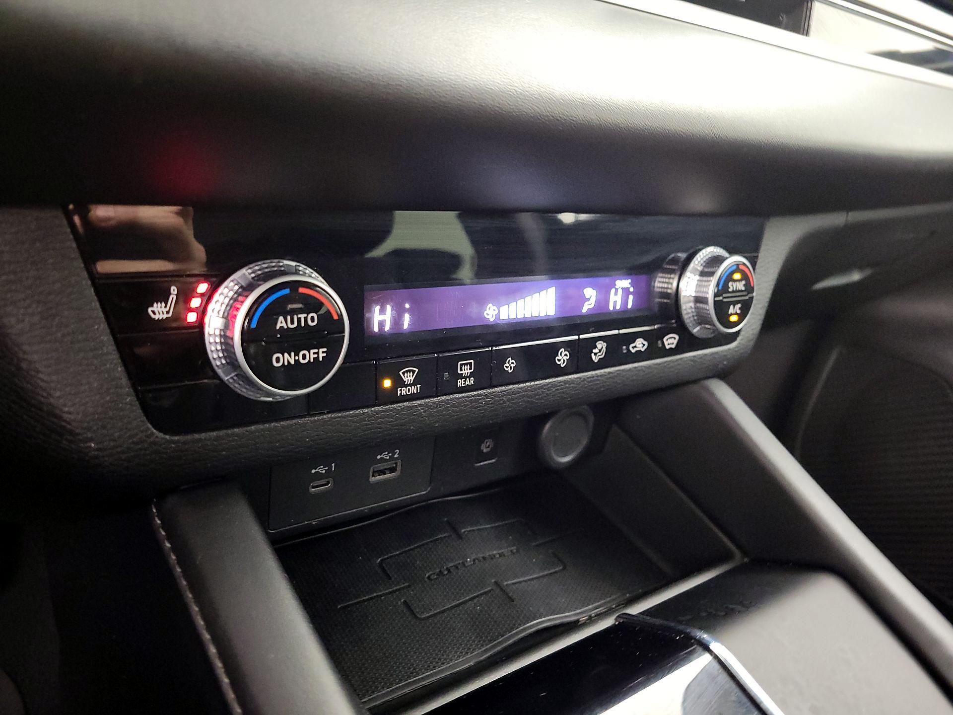 Thumbnail: 2022 Mitsubishi Outlander - 16