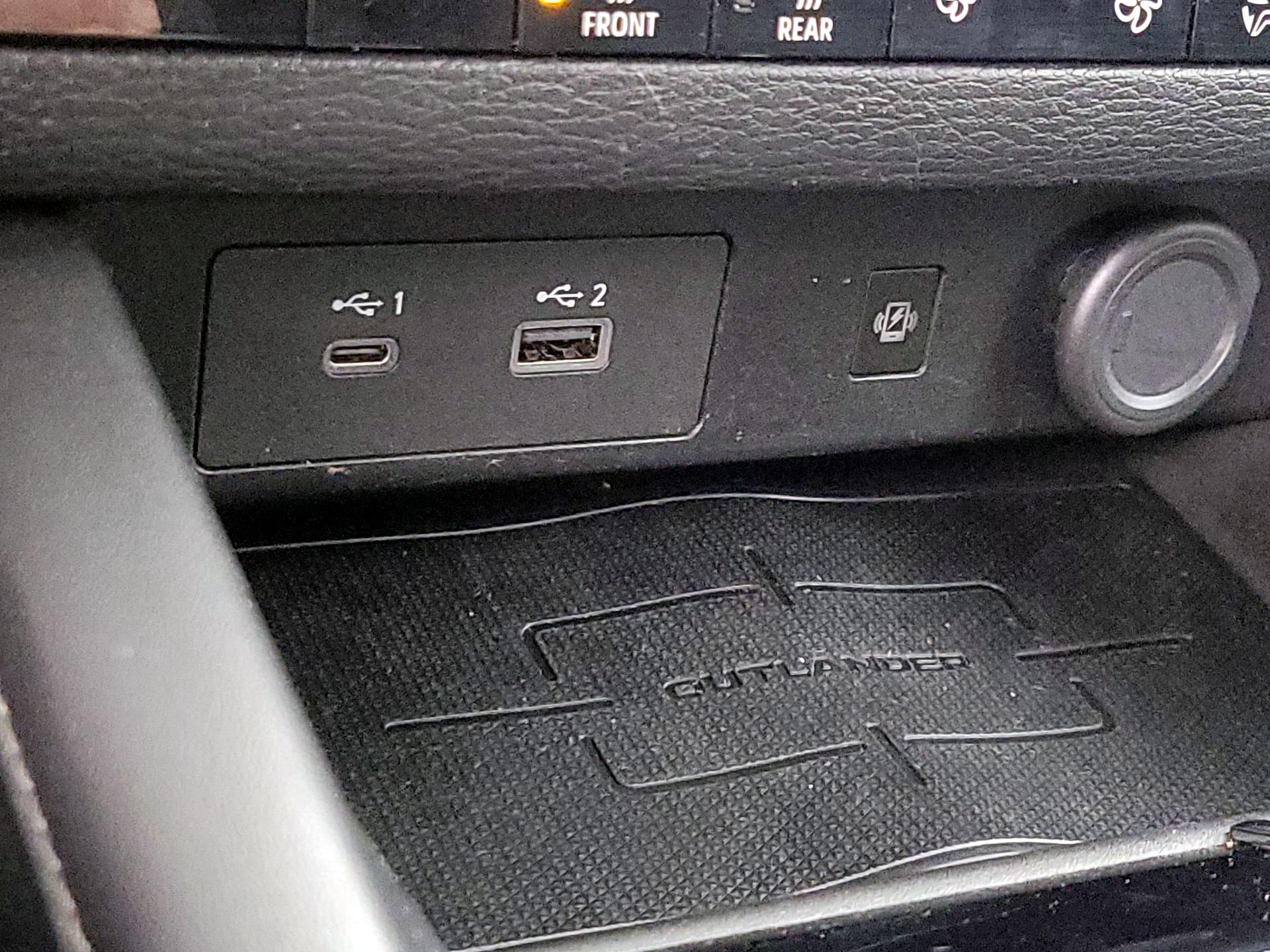 Thumbnail: 2022 Mitsubishi Outlander - 18