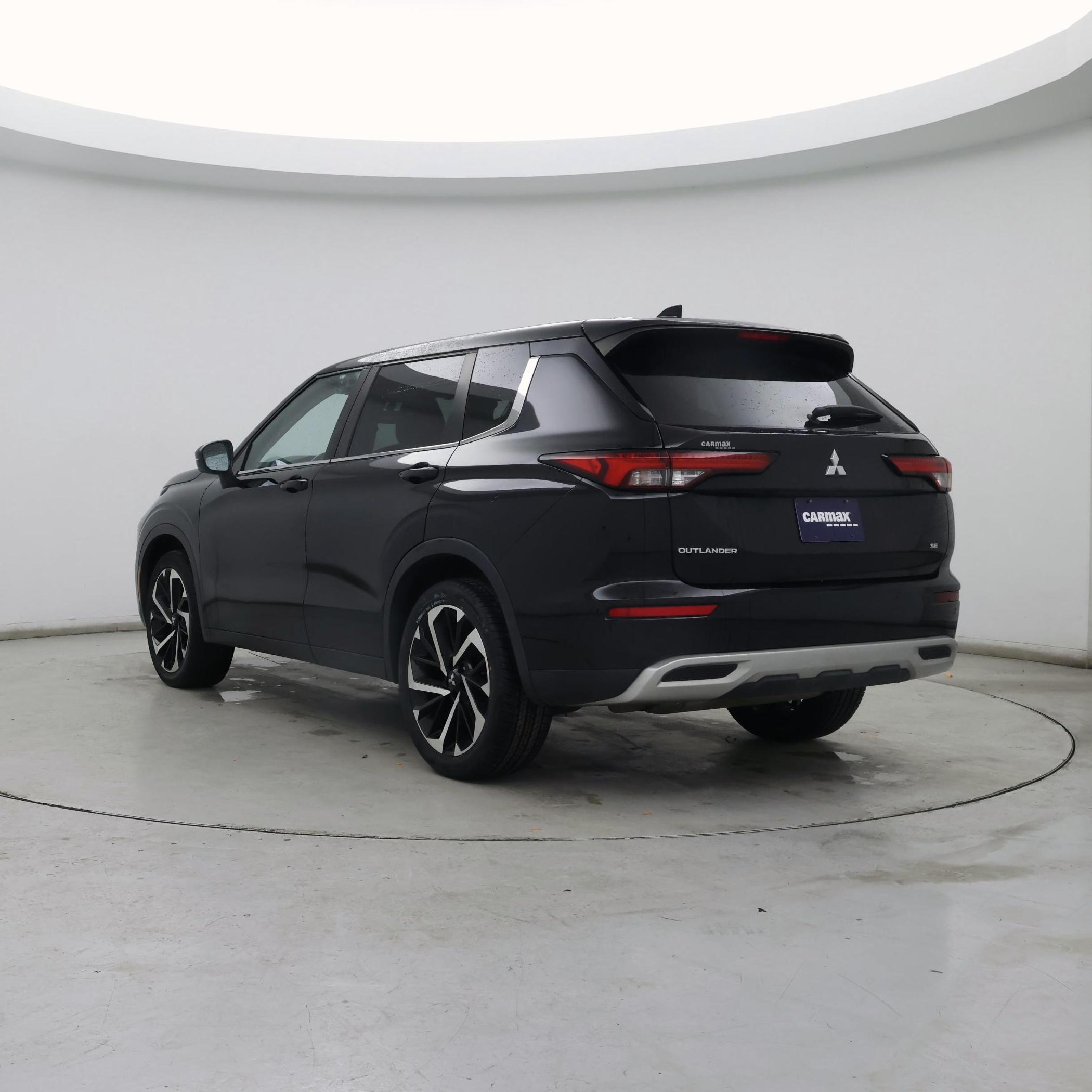 Thumbnail: 2022 Mitsubishi Outlander - 2