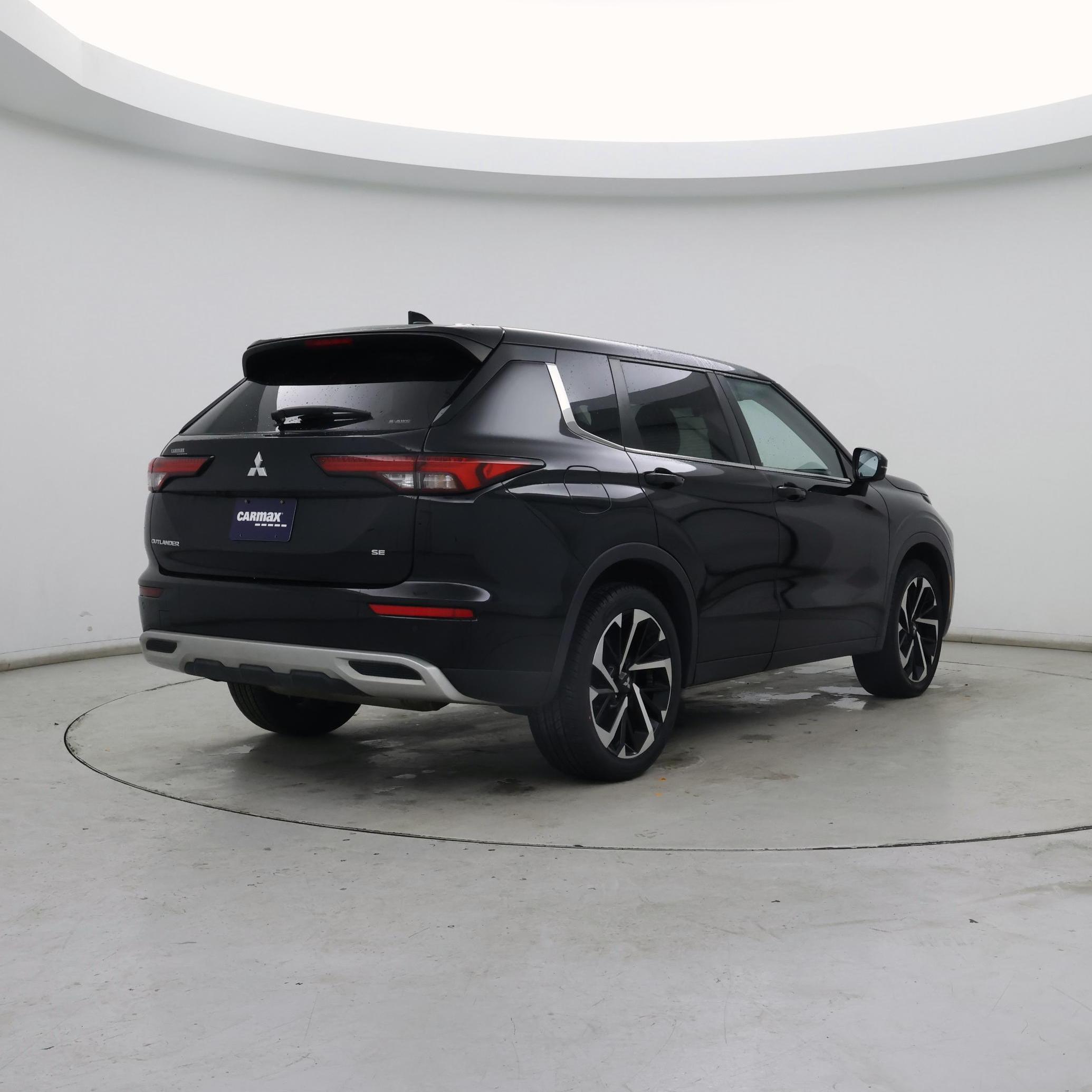 Thumbnail: 2022 Mitsubishi Outlander - 8