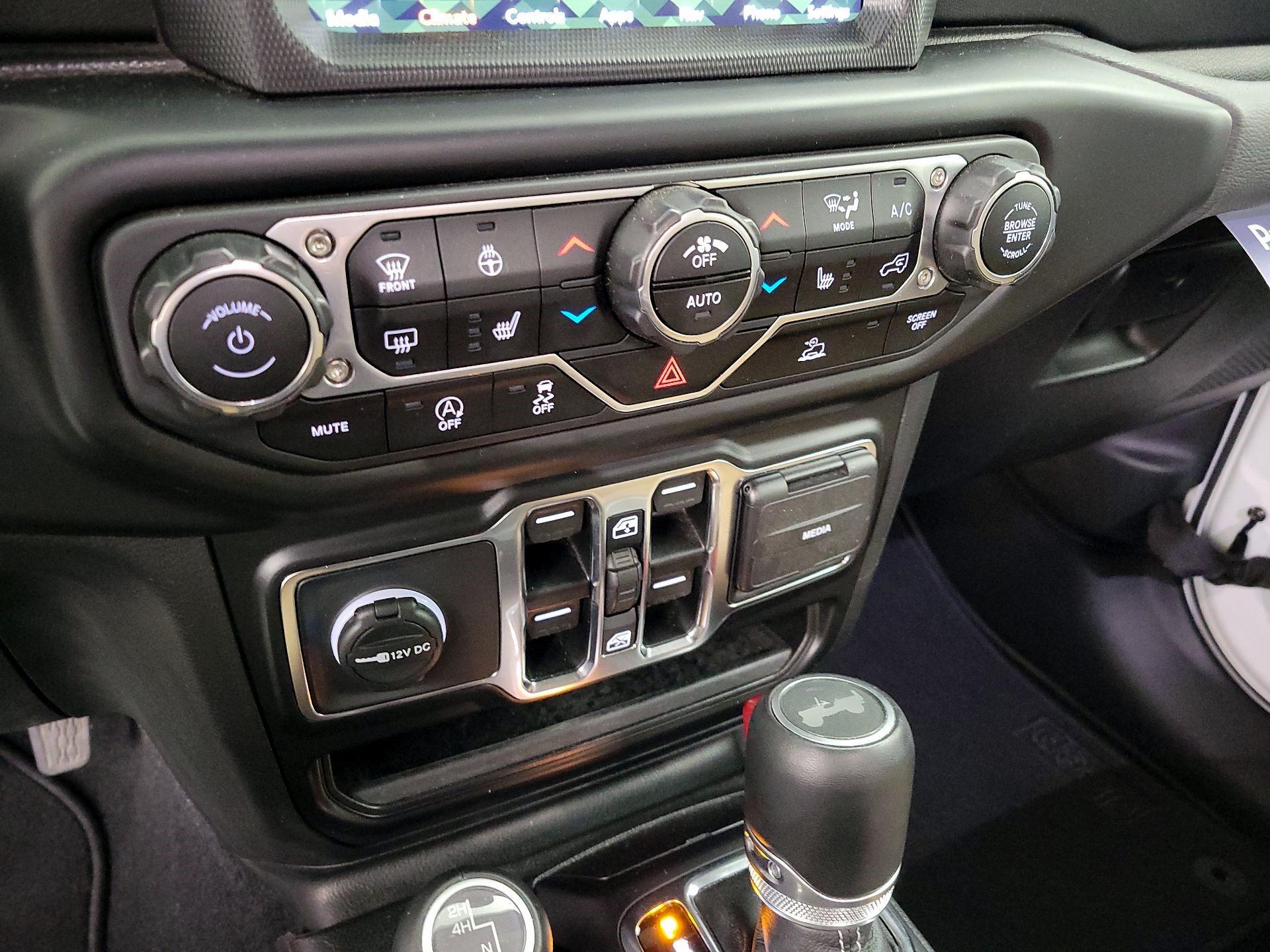 Thumbnail: 2022 Jeep Wrangler - 16