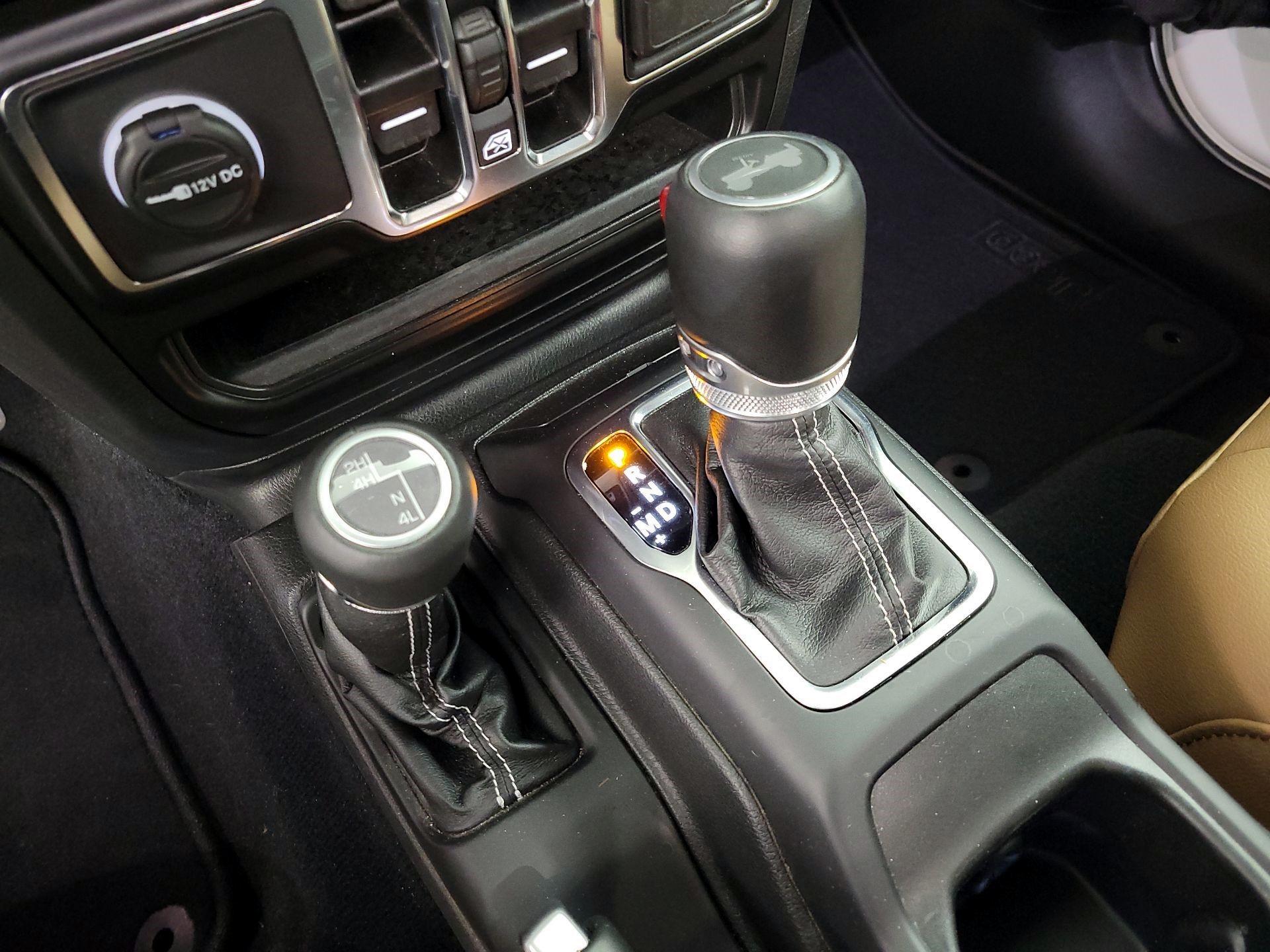 Thumbnail: 2022 Jeep Wrangler - 17