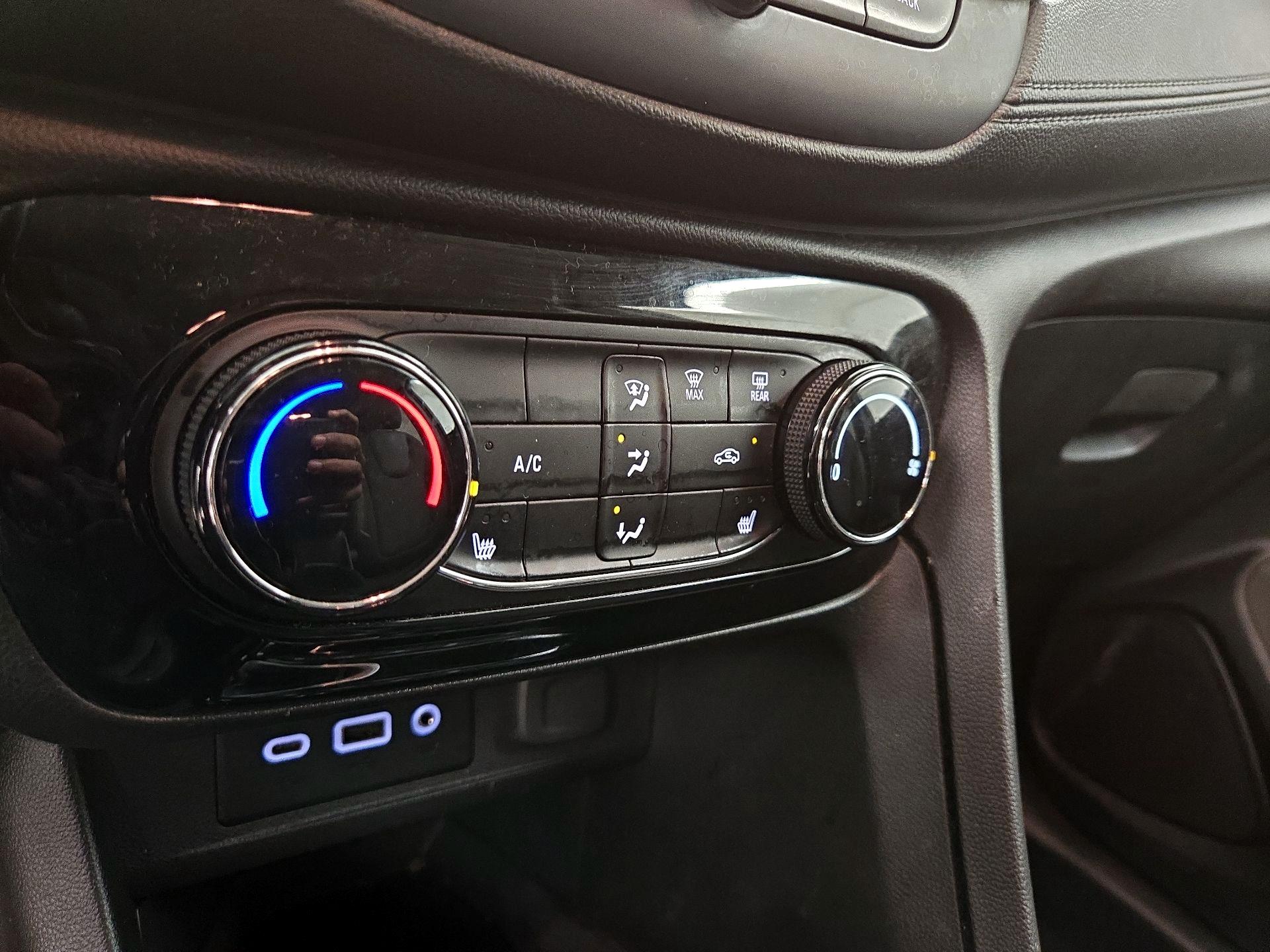 Thumbnail: 2021 Buick Encore GX - 16