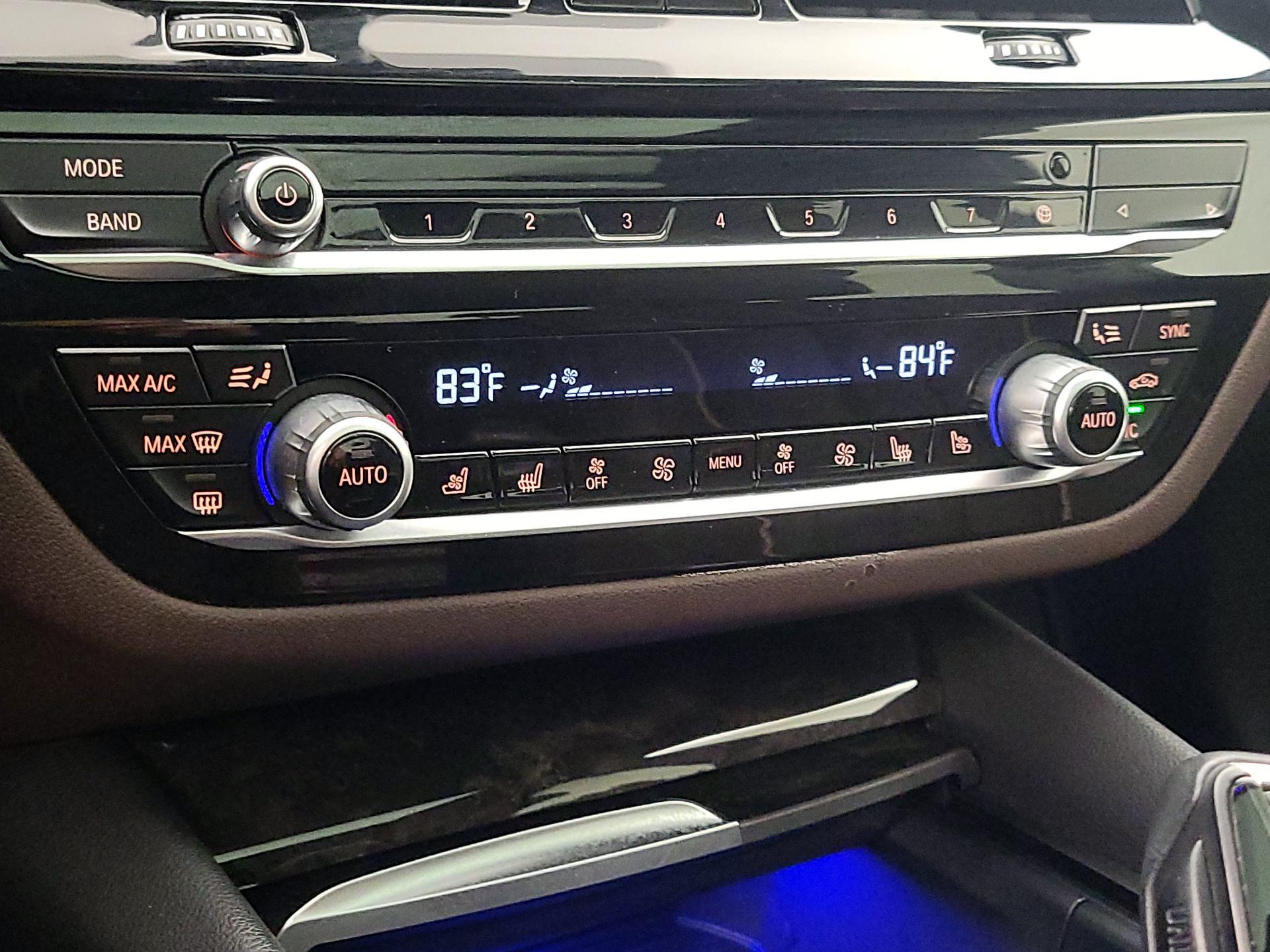 Thumbnail: 2022 BMW 5 Series - 17