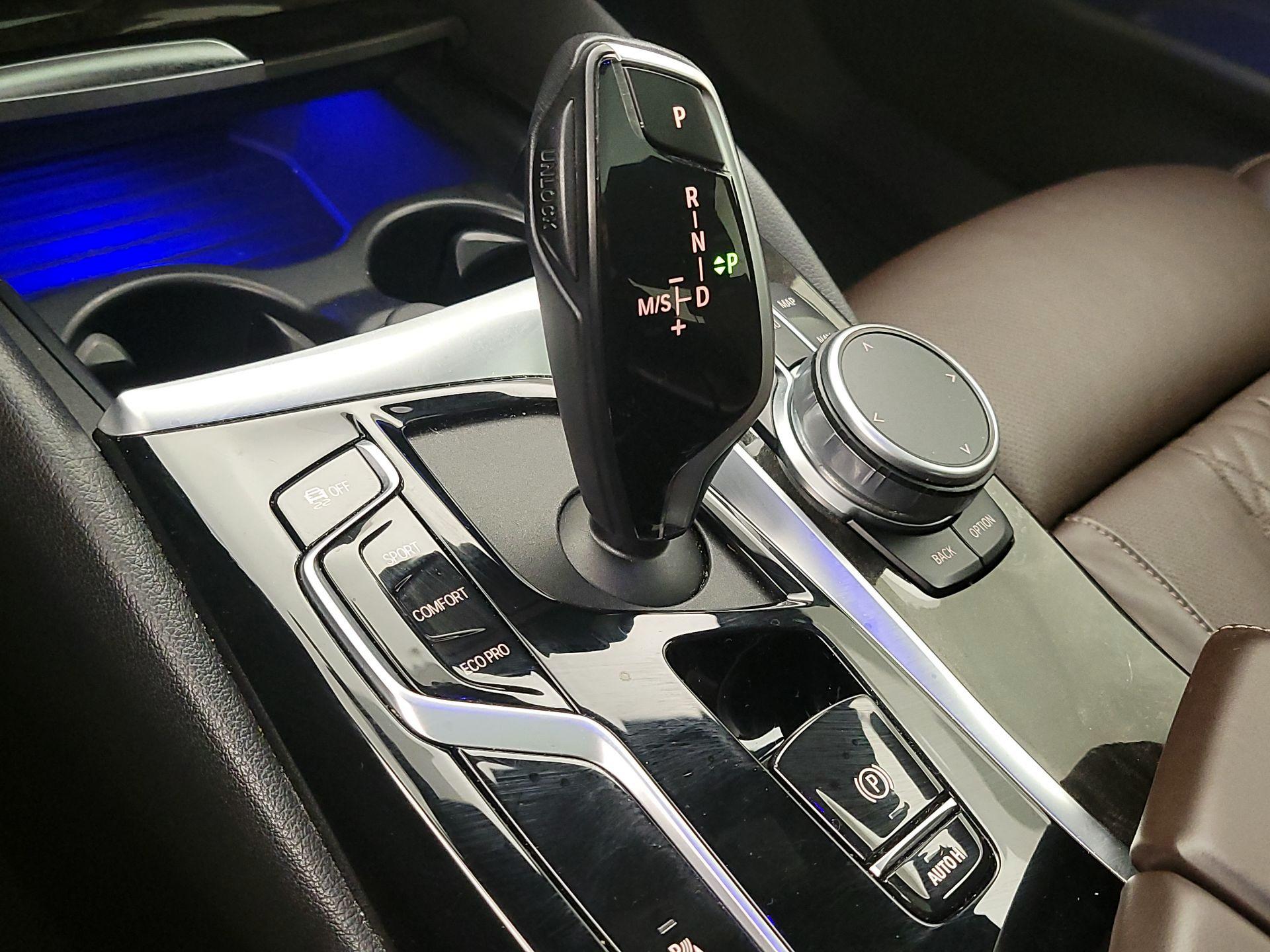 Thumbnail: 2022 BMW 5 Series - 18