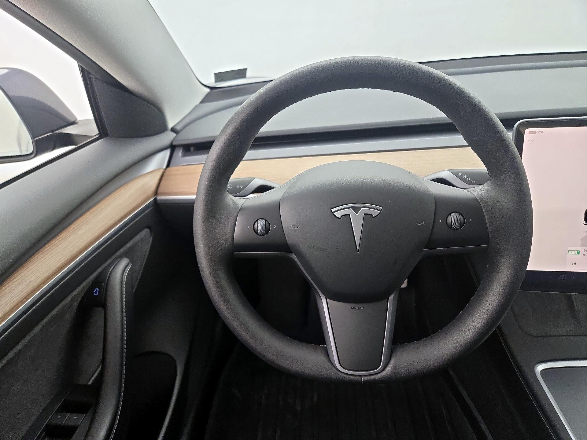 Thumbnail: 2023 Tesla Model 3 - 10