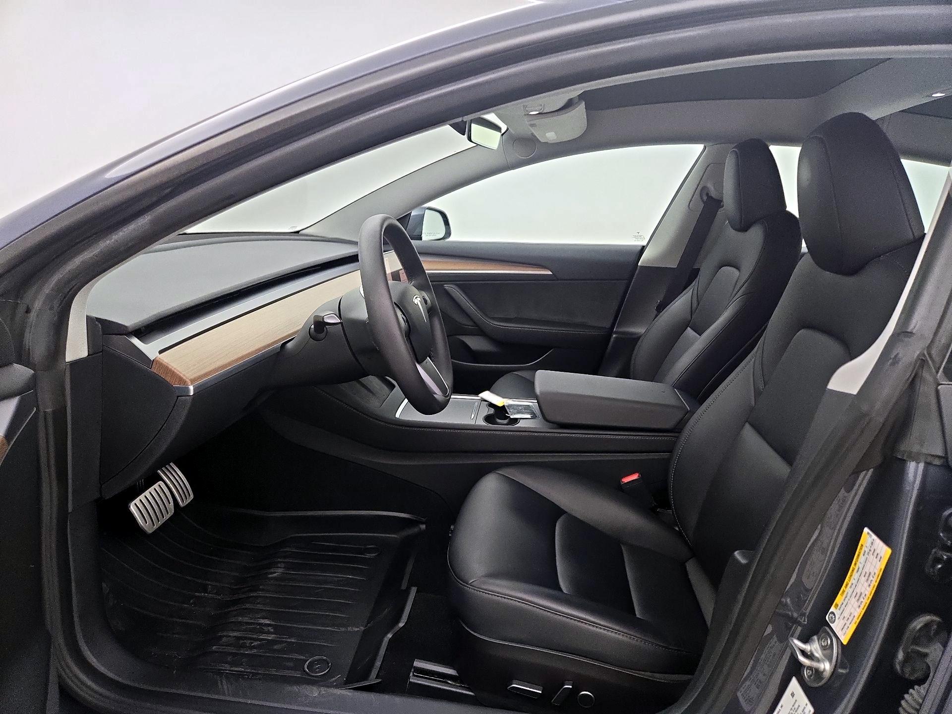 Thumbnail: 2023 Tesla Model 3 - 11