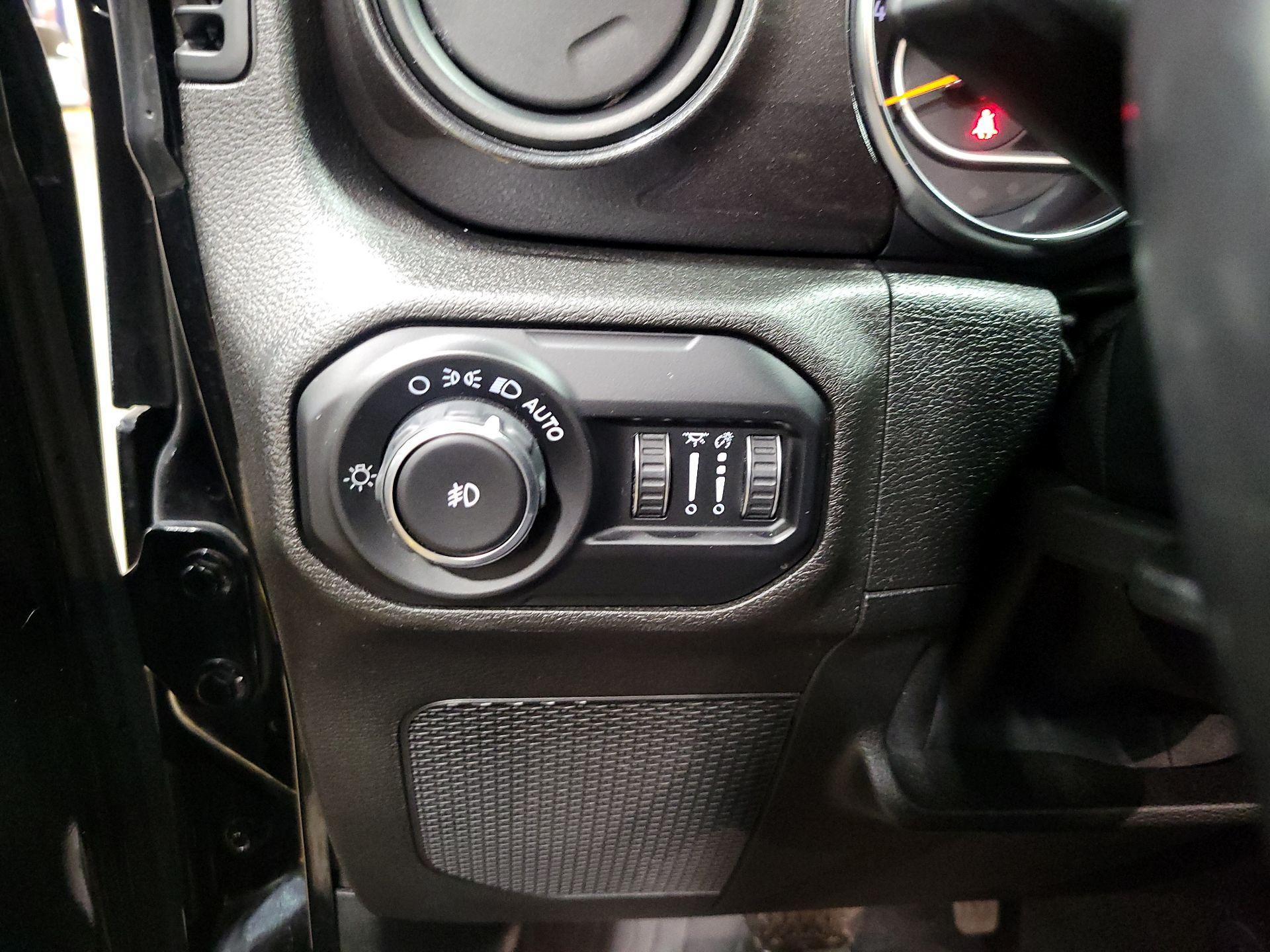 Thumbnail: 2020 Jeep Wrangler - 13