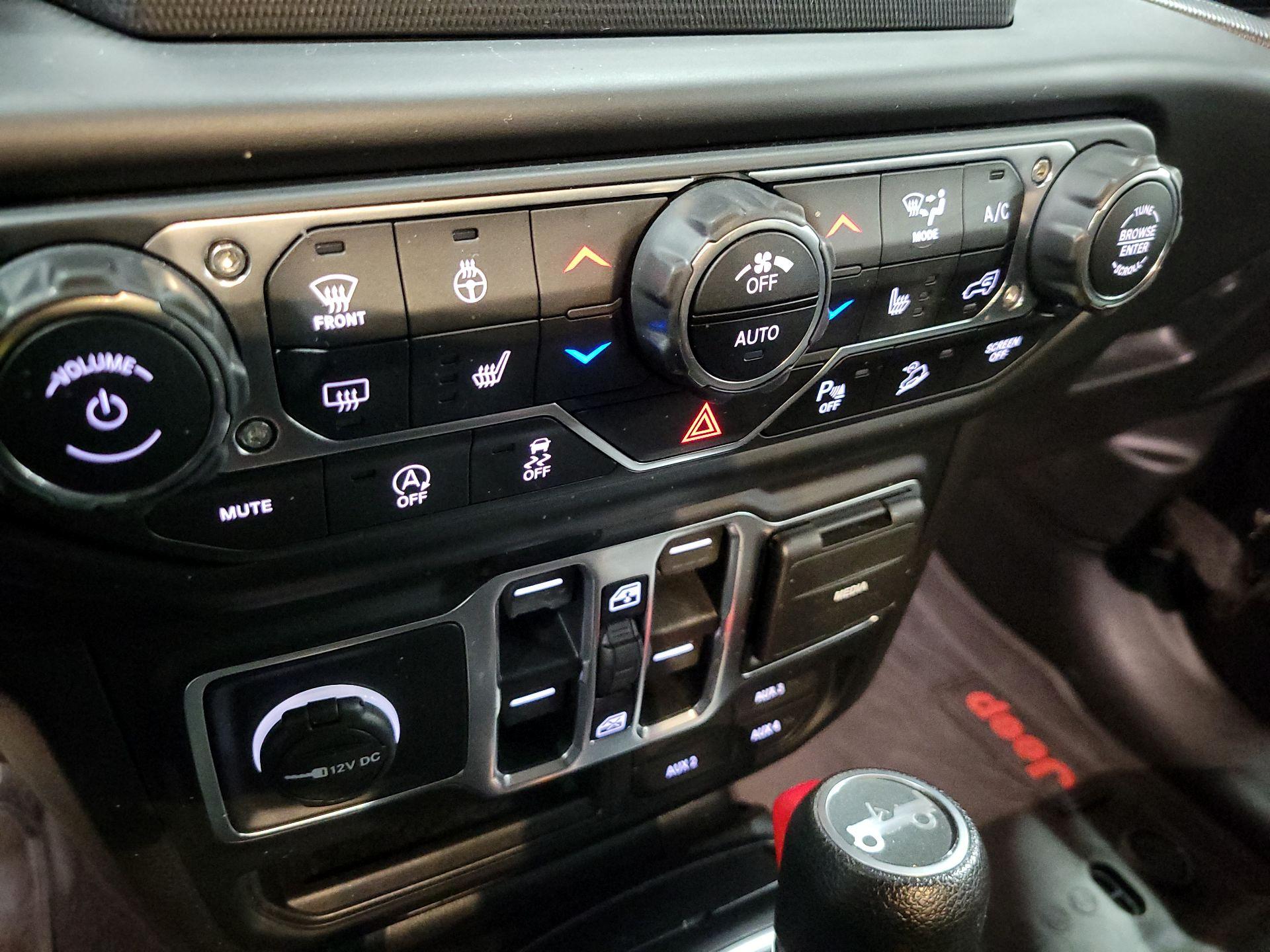 Thumbnail: 2020 Jeep Wrangler - 16