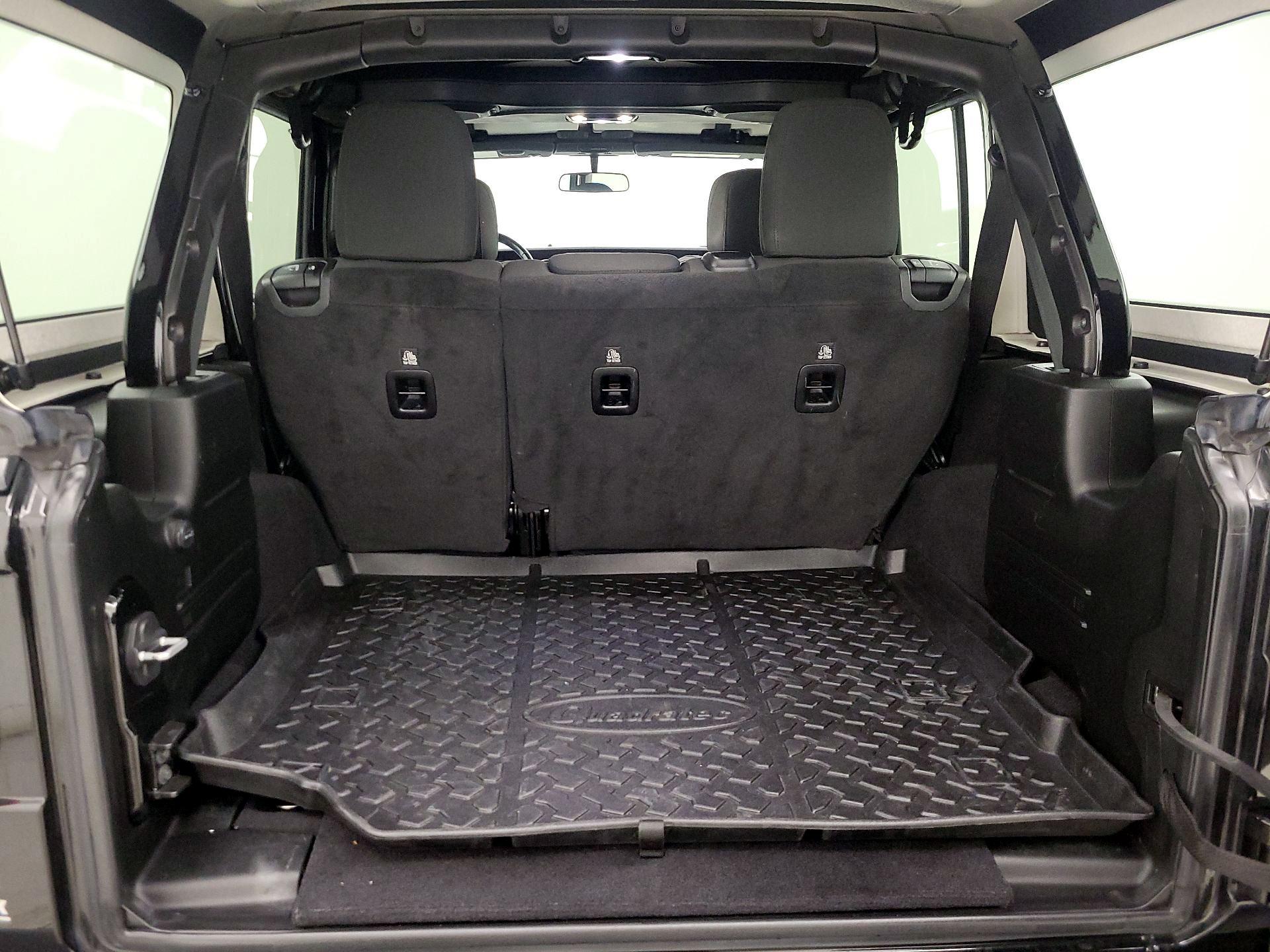 Thumbnail: 2020 Jeep Wrangler - 20