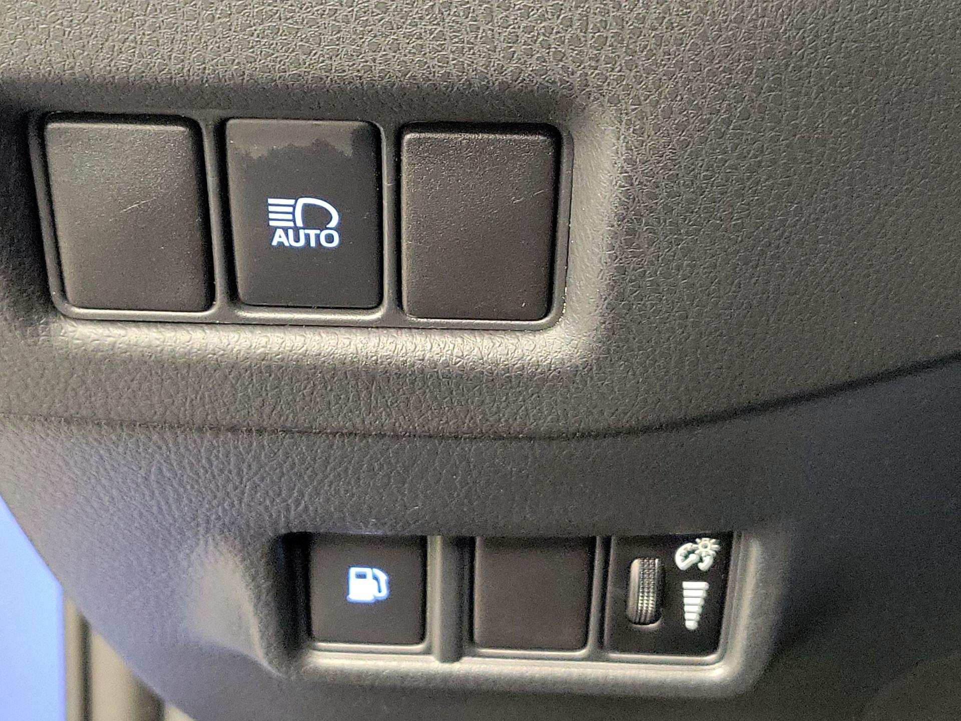 Thumbnail: 2020 Toyota C-HR - 13