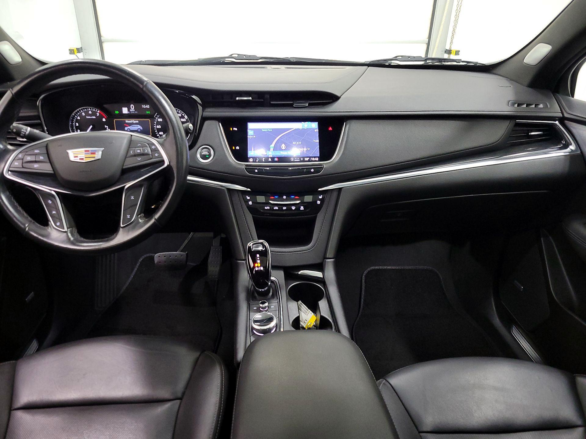 Thumbnail: 2023 Cadillac XT5 - 9