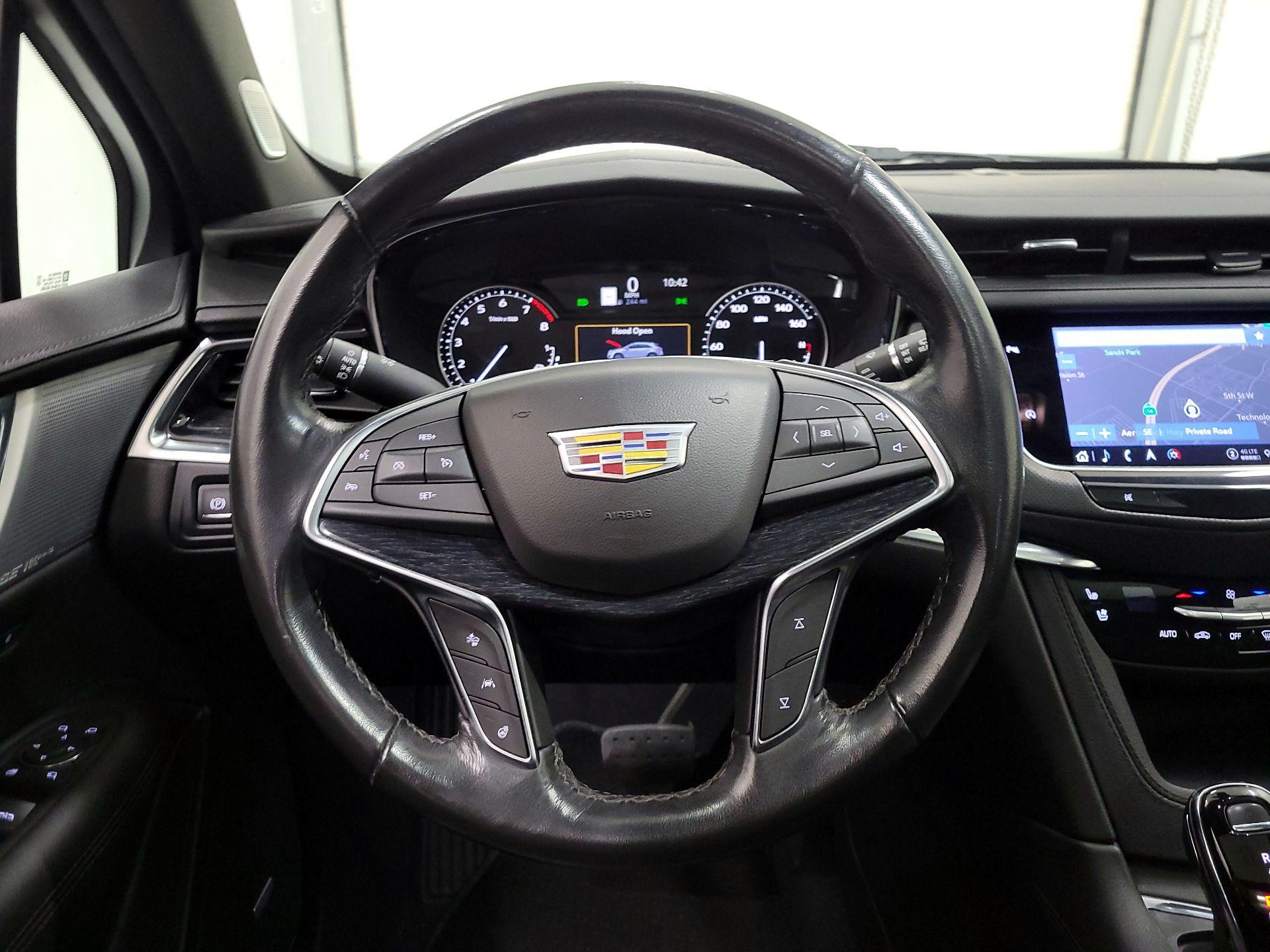 Thumbnail: 2023 Cadillac XT5 - 10