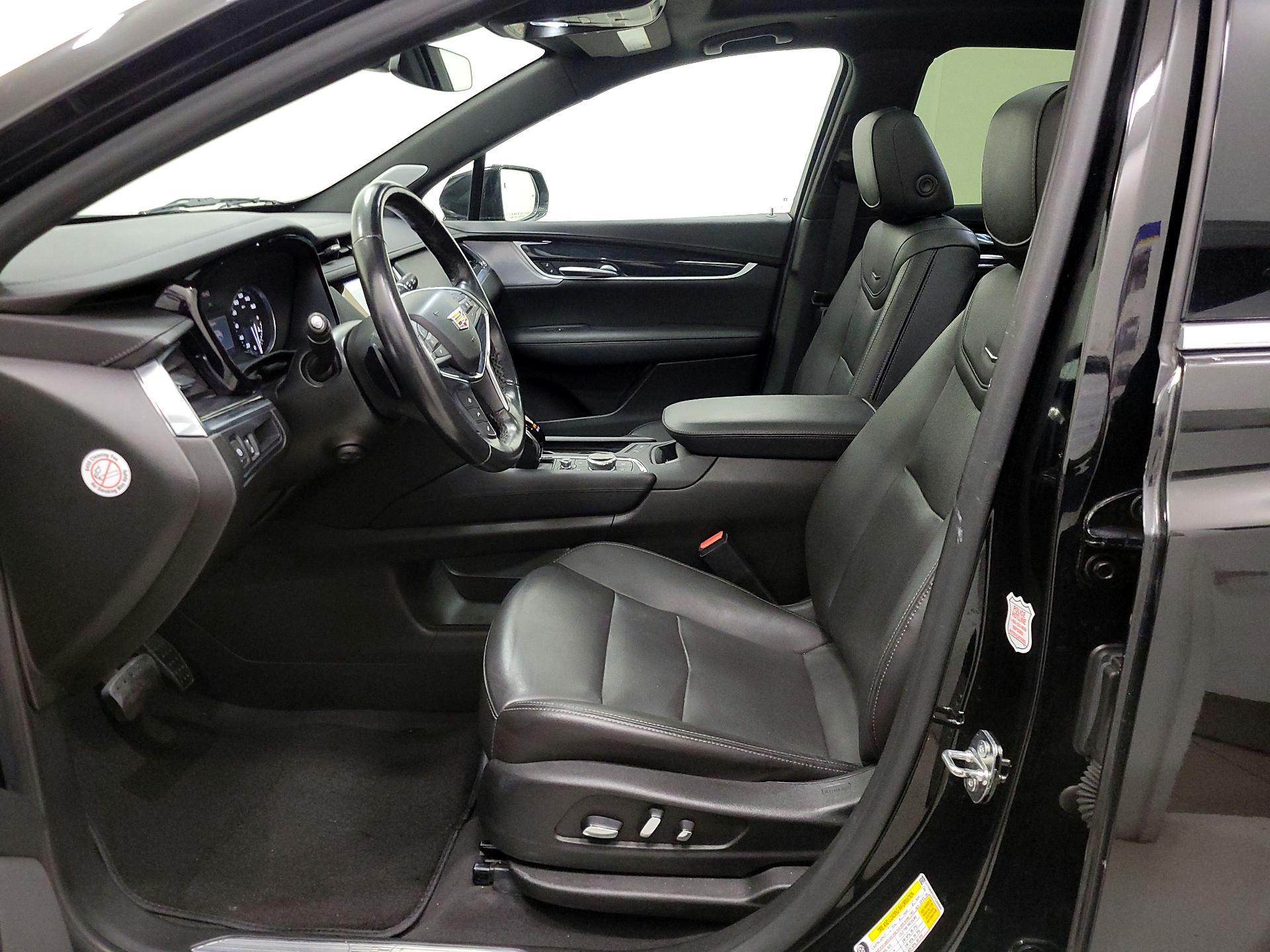 Thumbnail: 2023 Cadillac XT5 - 11