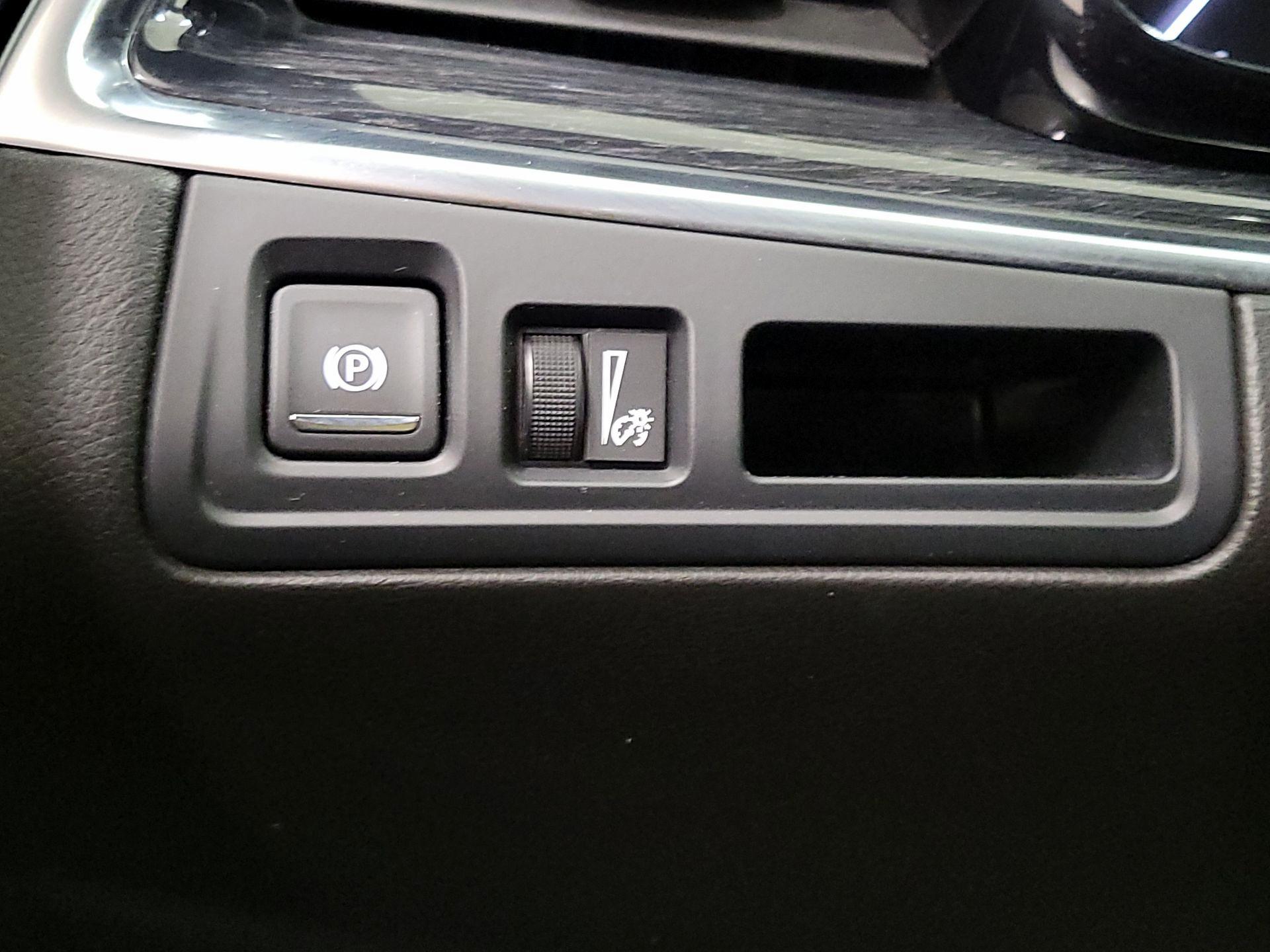 Thumbnail: 2023 Cadillac XT5 - 13