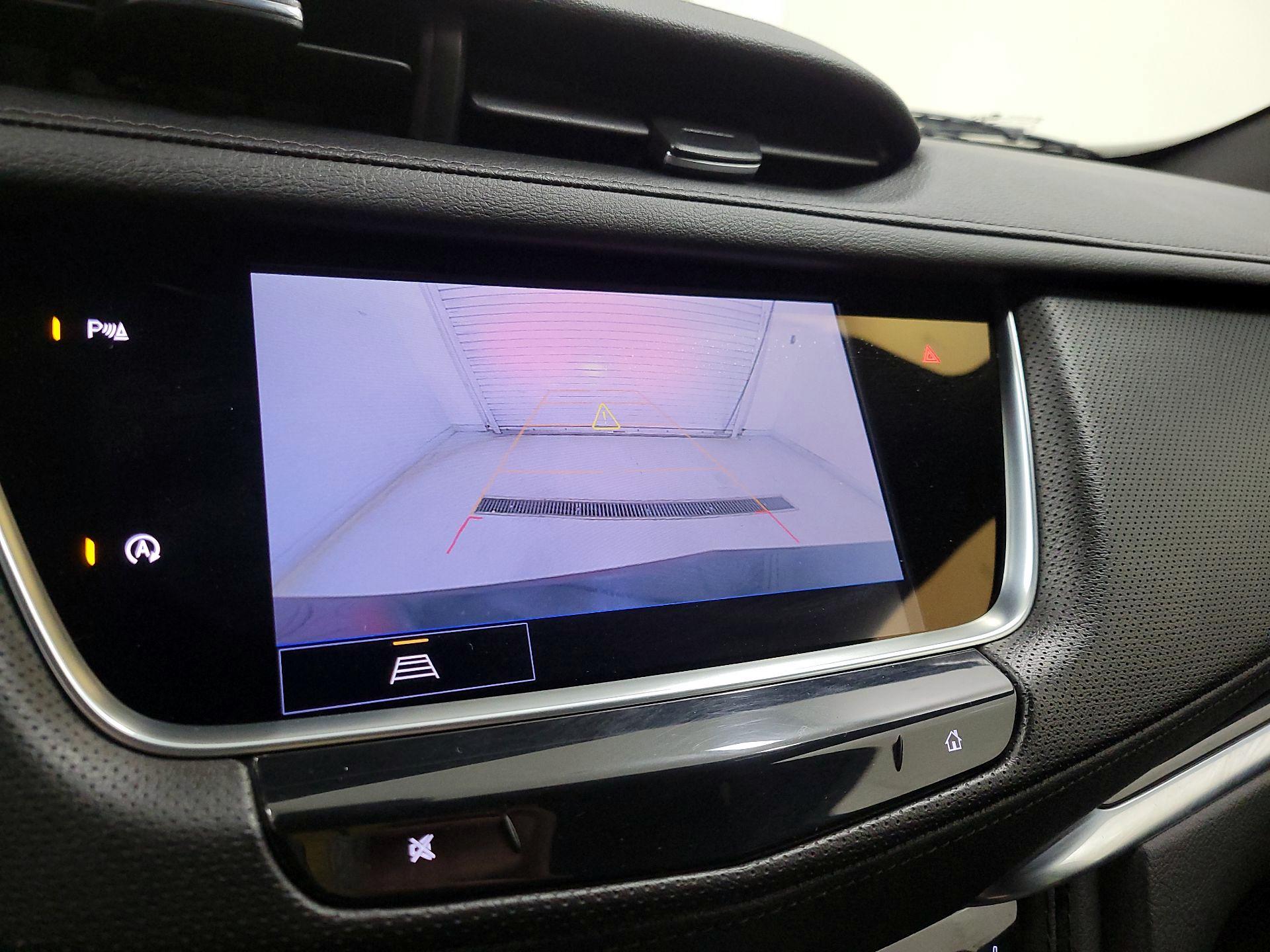 Thumbnail: 2023 Cadillac XT5 - 15