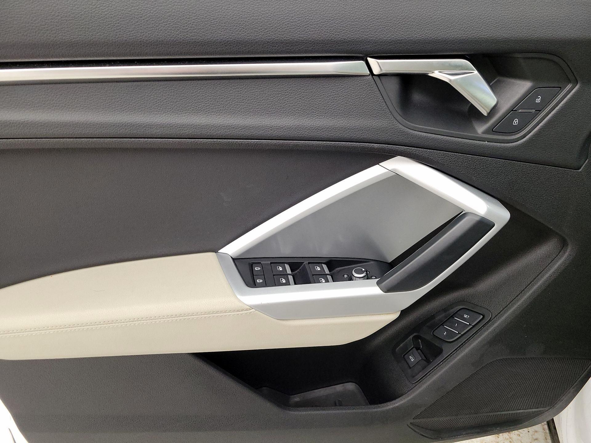 Thumbnail: 2023 Audi Q3 - 12