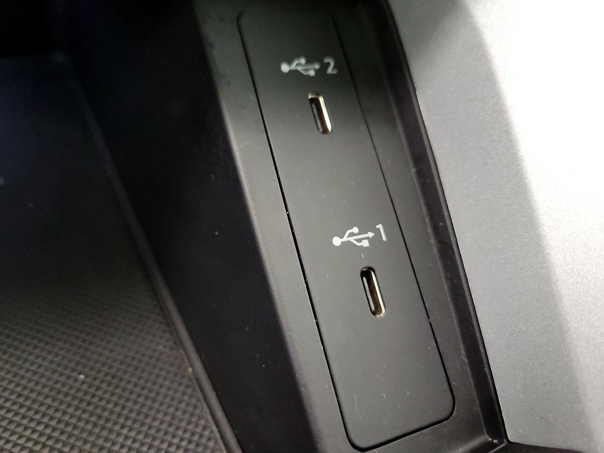 Thumbnail: 2023 Audi Q3 - 18