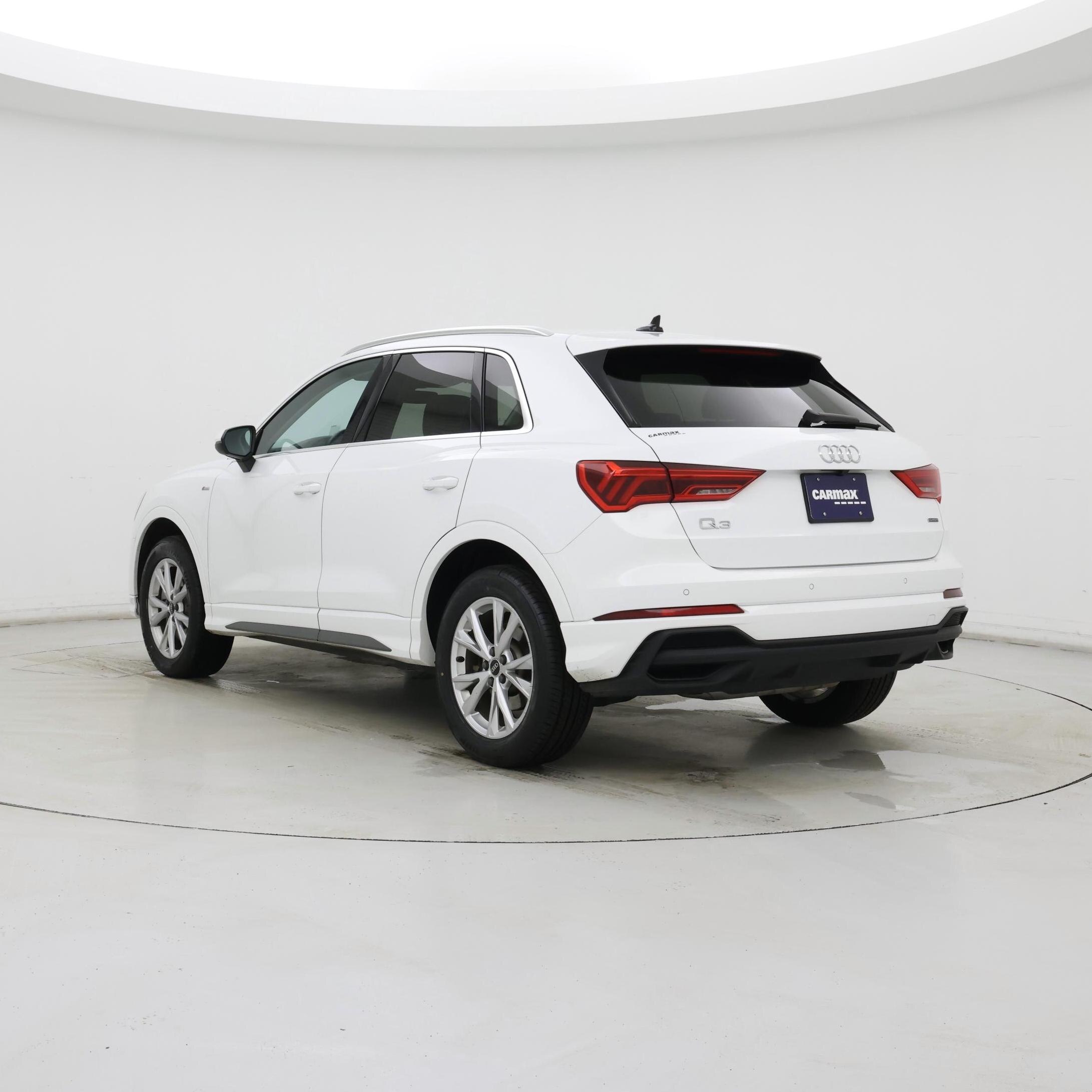 Thumbnail: 2023 Audi Q3 - 2