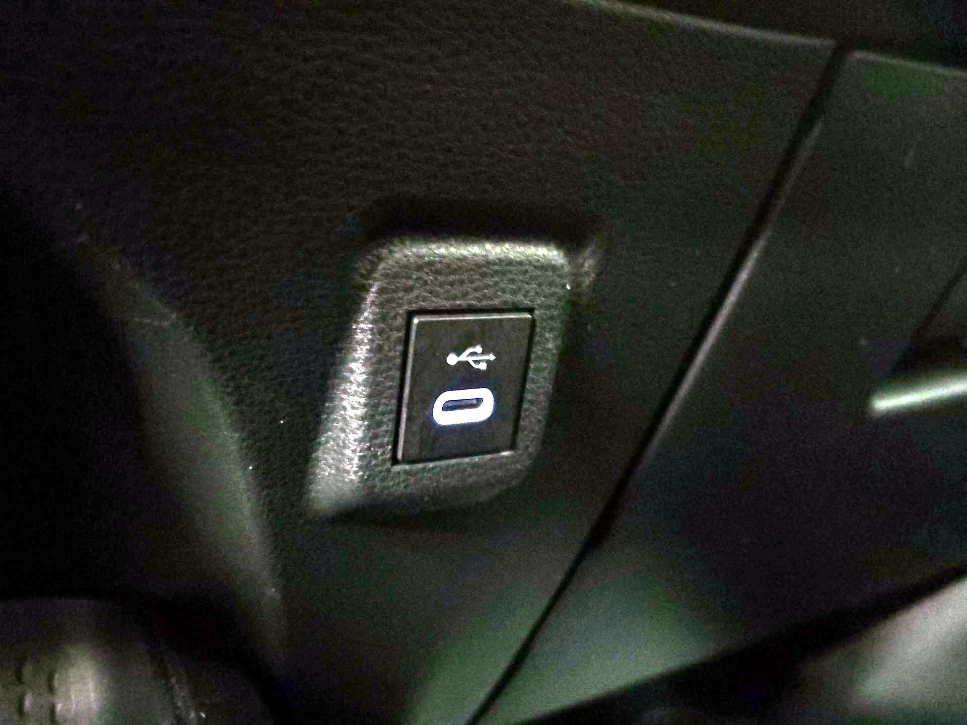 Thumbnail: 2023 Toyota Corolla - 18