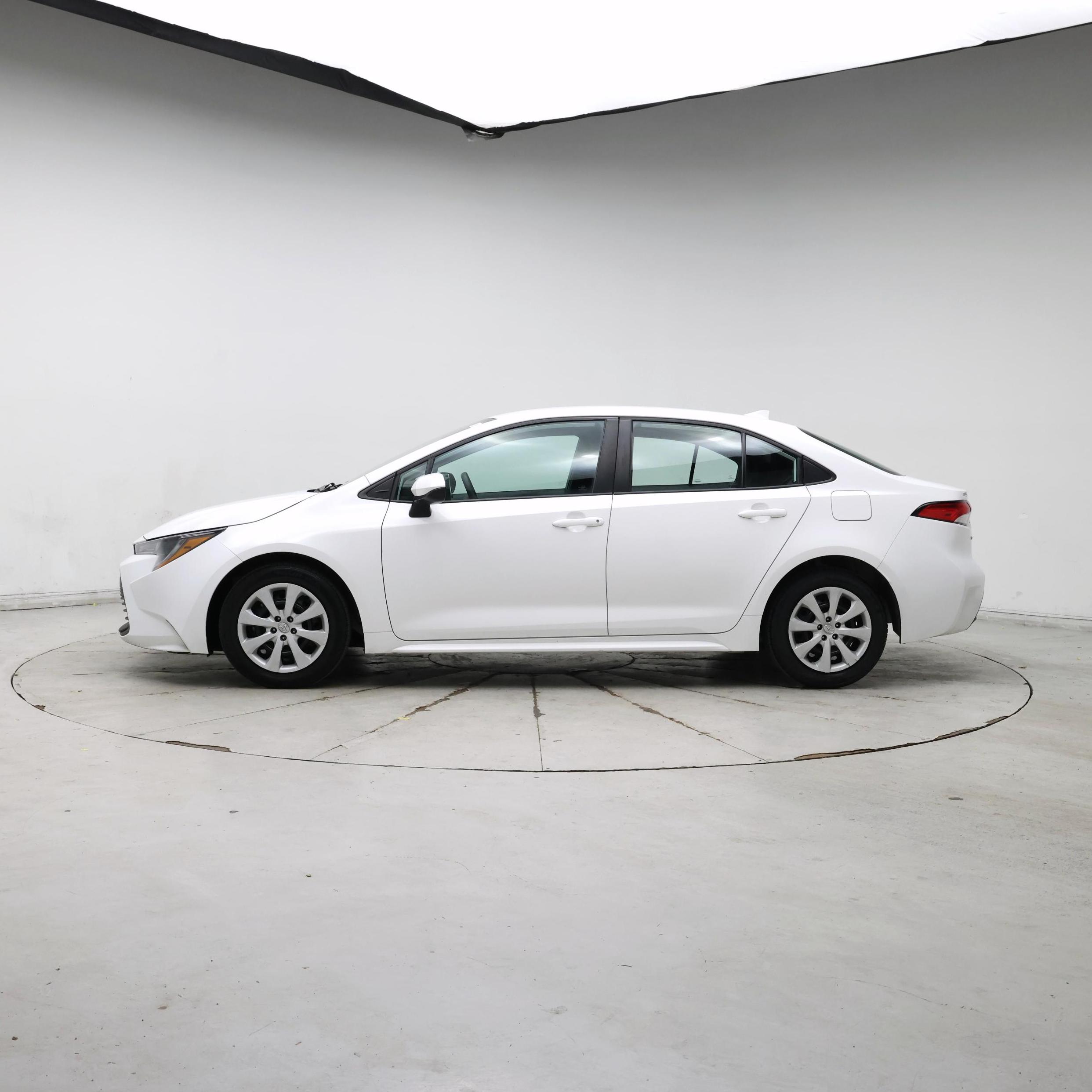 Thumbnail: 2023 Toyota Corolla - 3