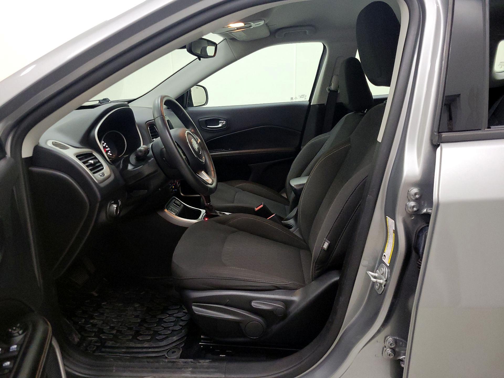 Thumbnail: 2020 Jeep Compass - 11