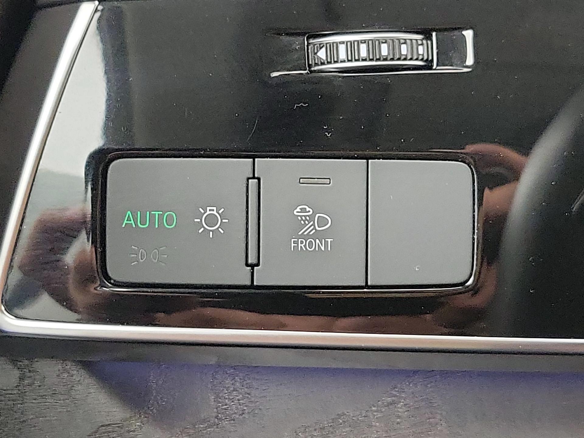 Thumbnail: 2022 Audi Q8 - 13