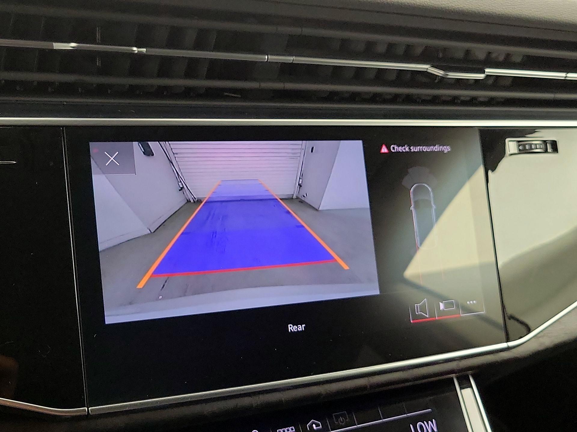 Thumbnail: 2022 Audi Q8 - 15