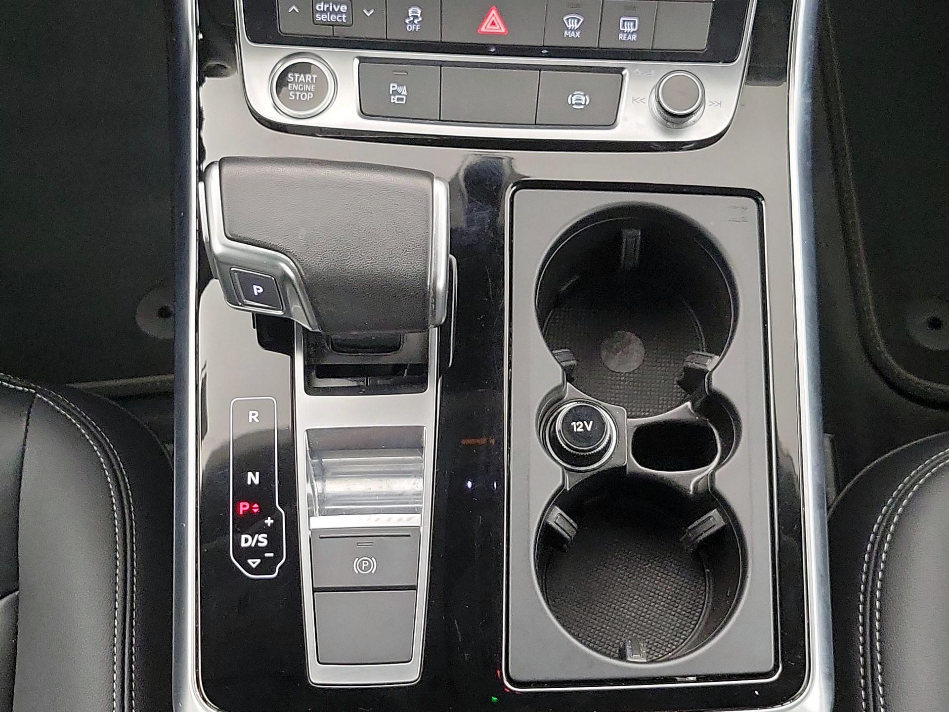 Thumbnail: 2022 Audi Q8 - 18