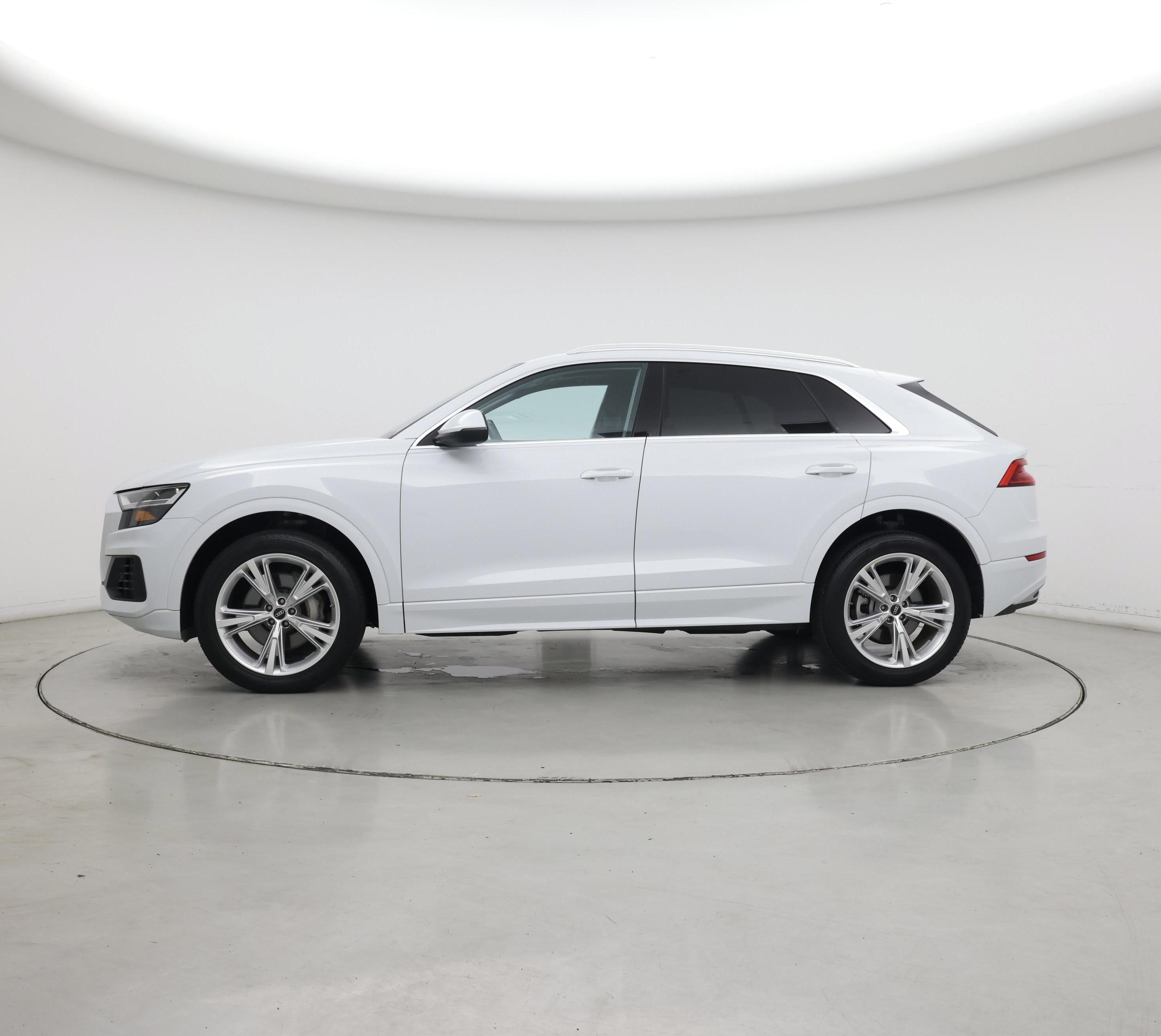 Thumbnail: 2022 Audi Q8 - 3