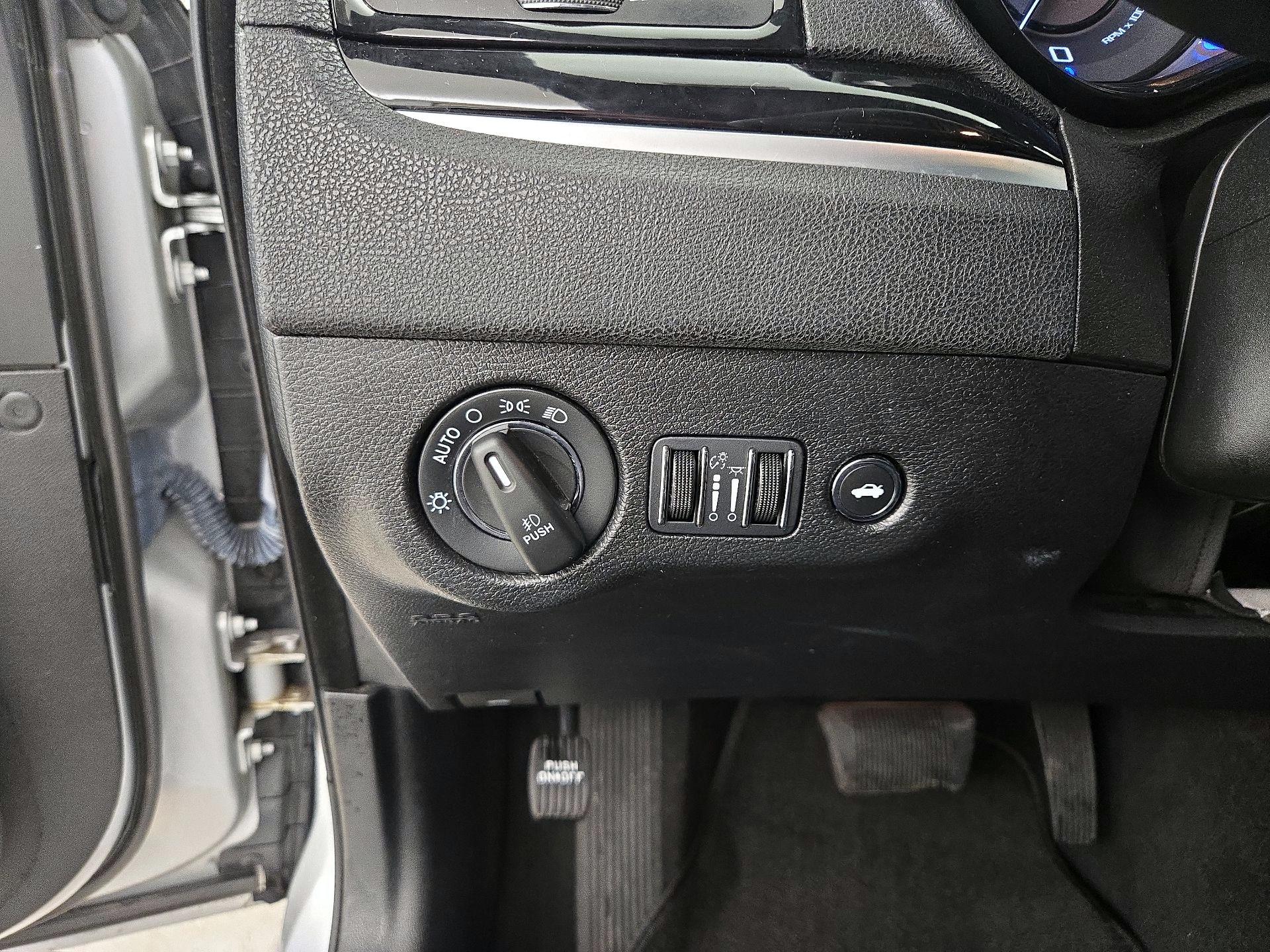 Thumbnail: 2023 Chrysler 300 - 13