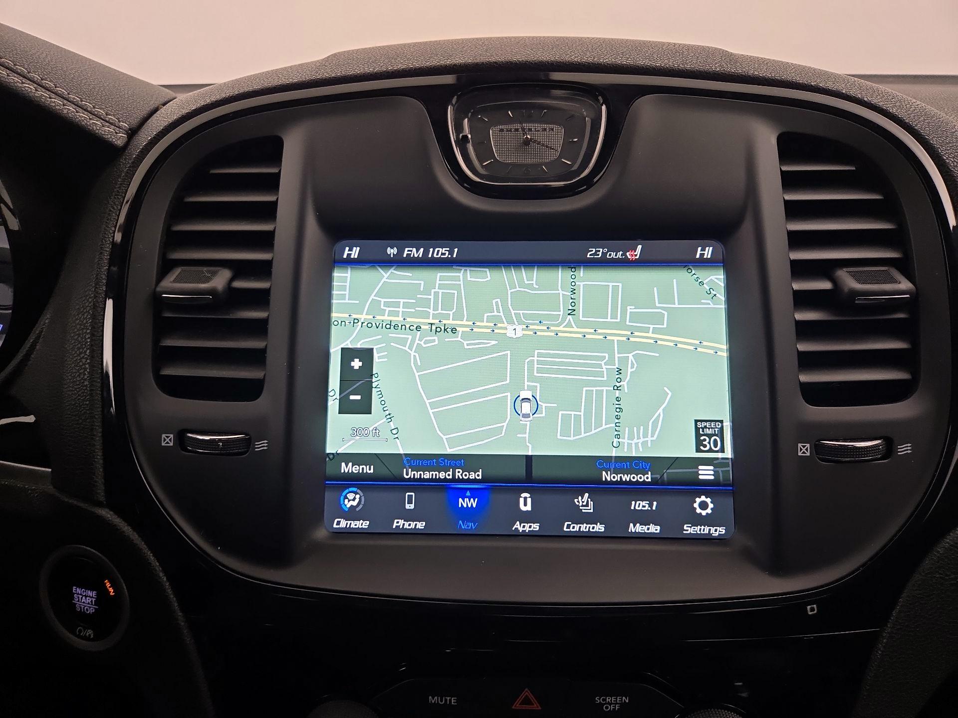 Thumbnail: 2023 Chrysler 300 - 14